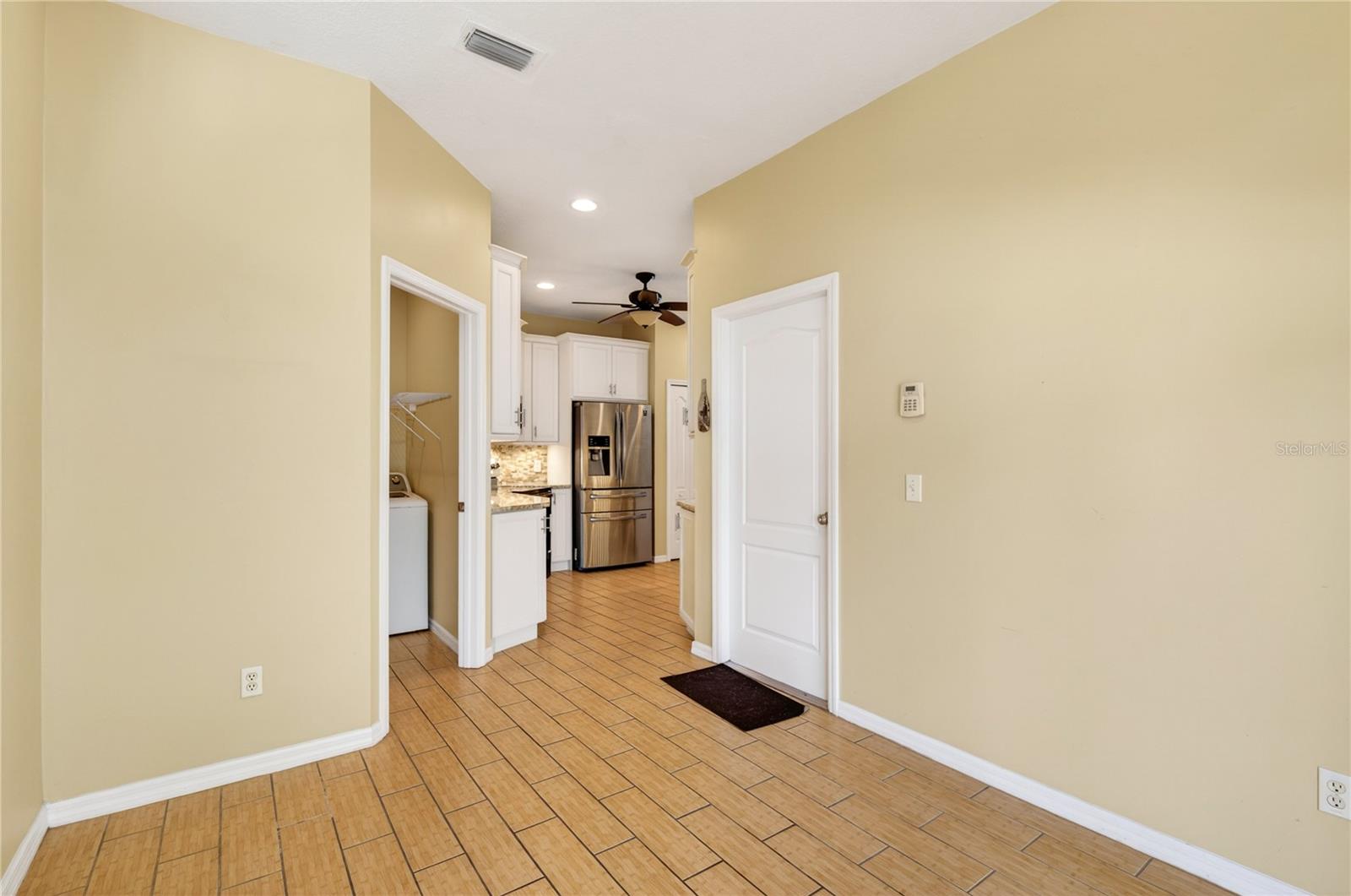 Kitchen Dining area