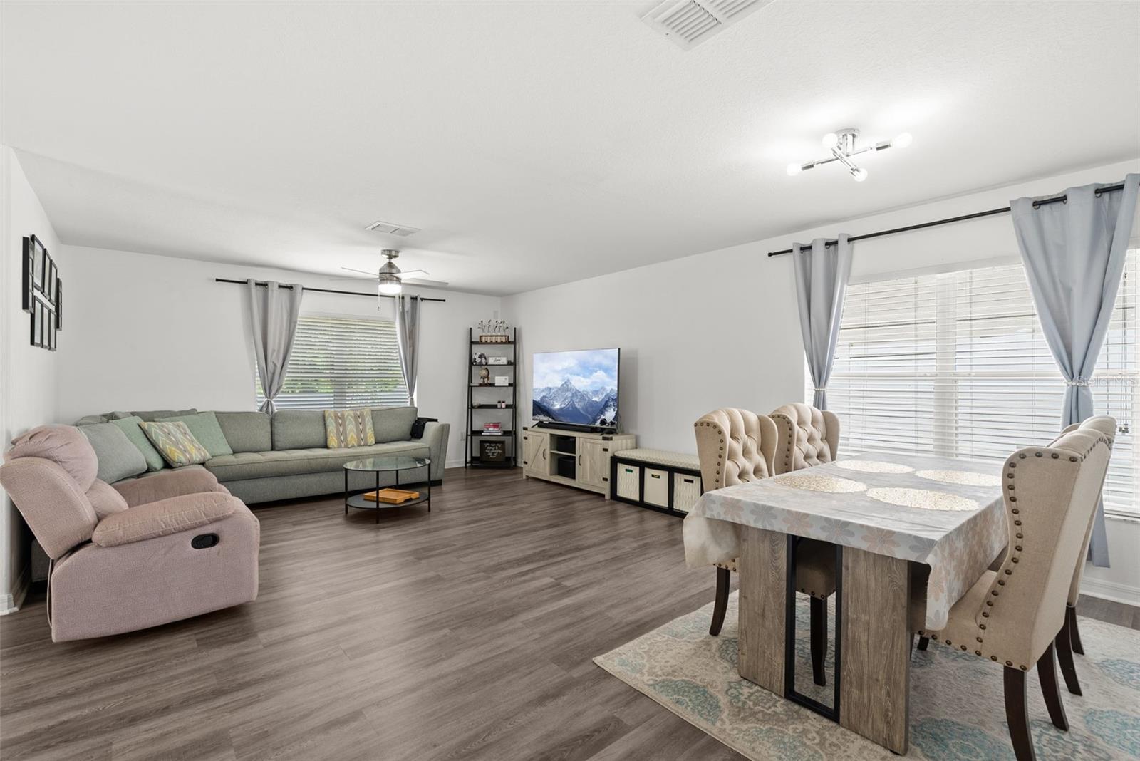 Living/Dining Room
