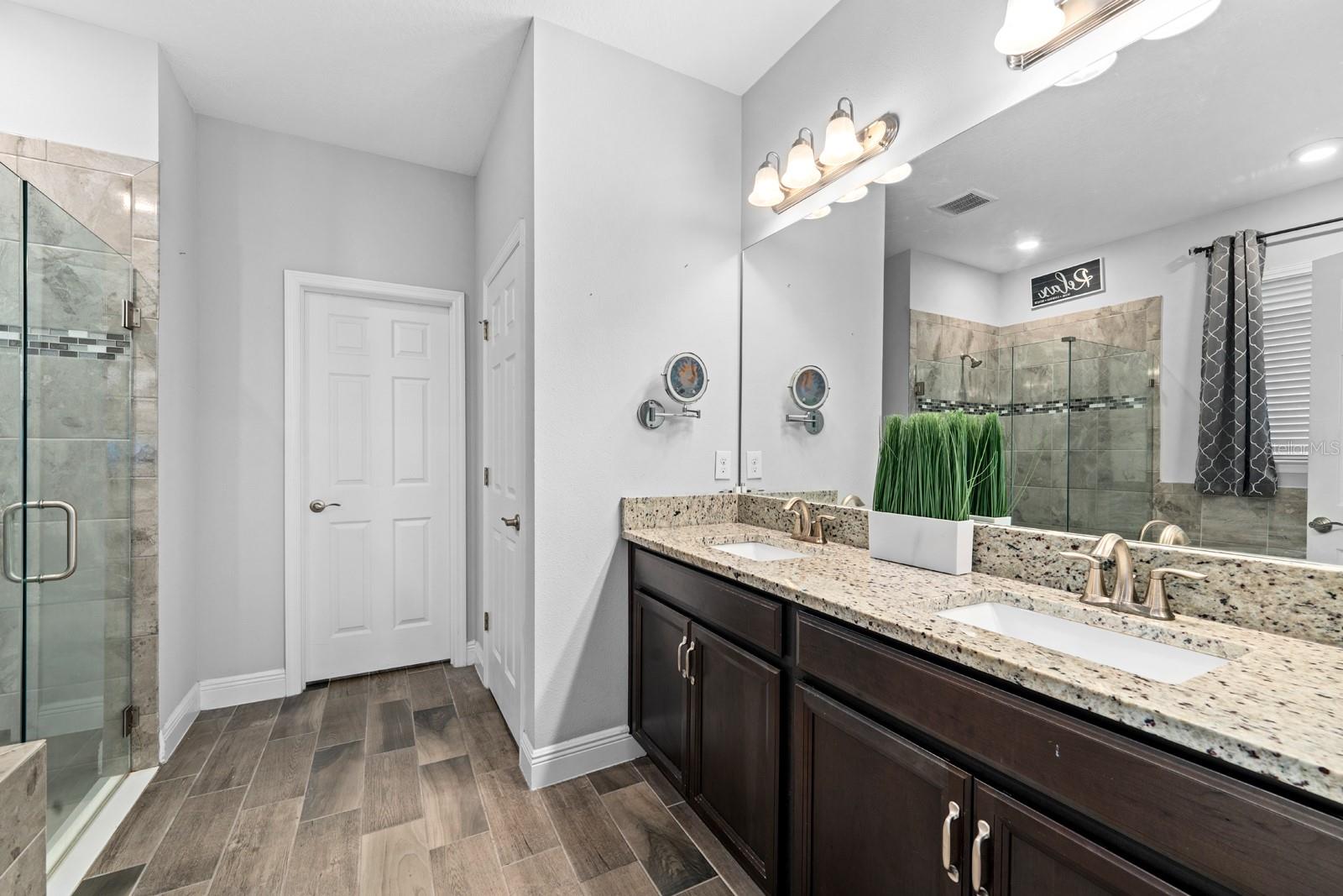 ensuite double sinks