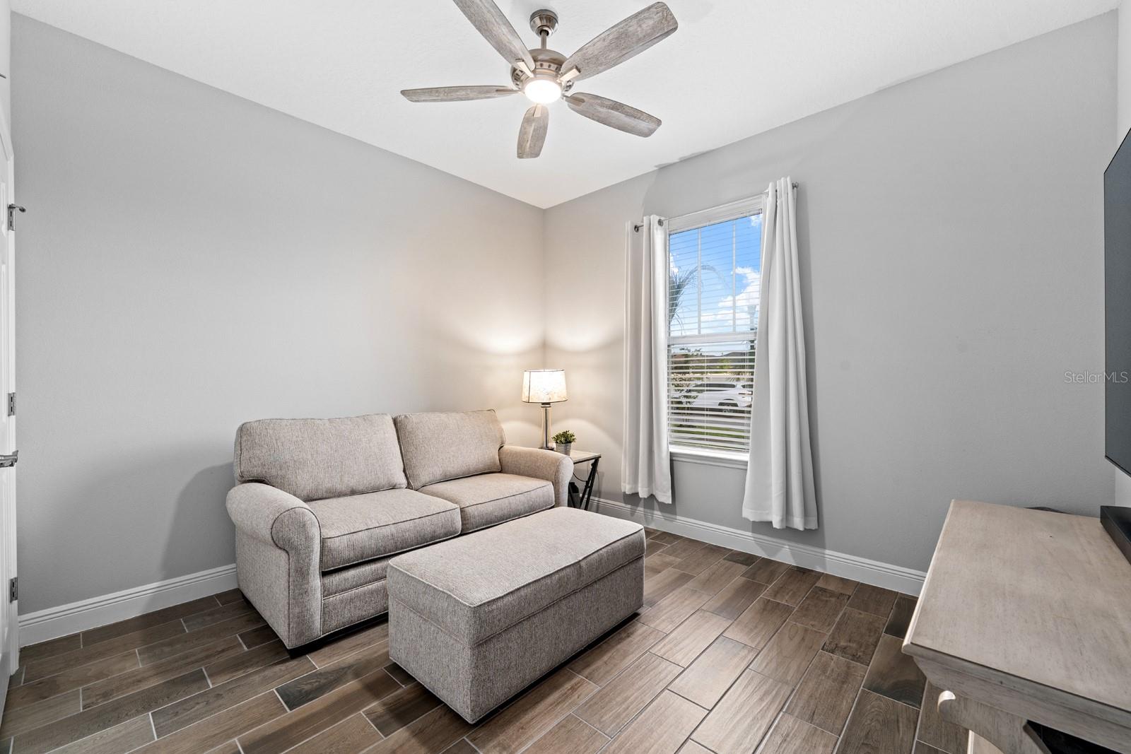 2nd bedroom / front view