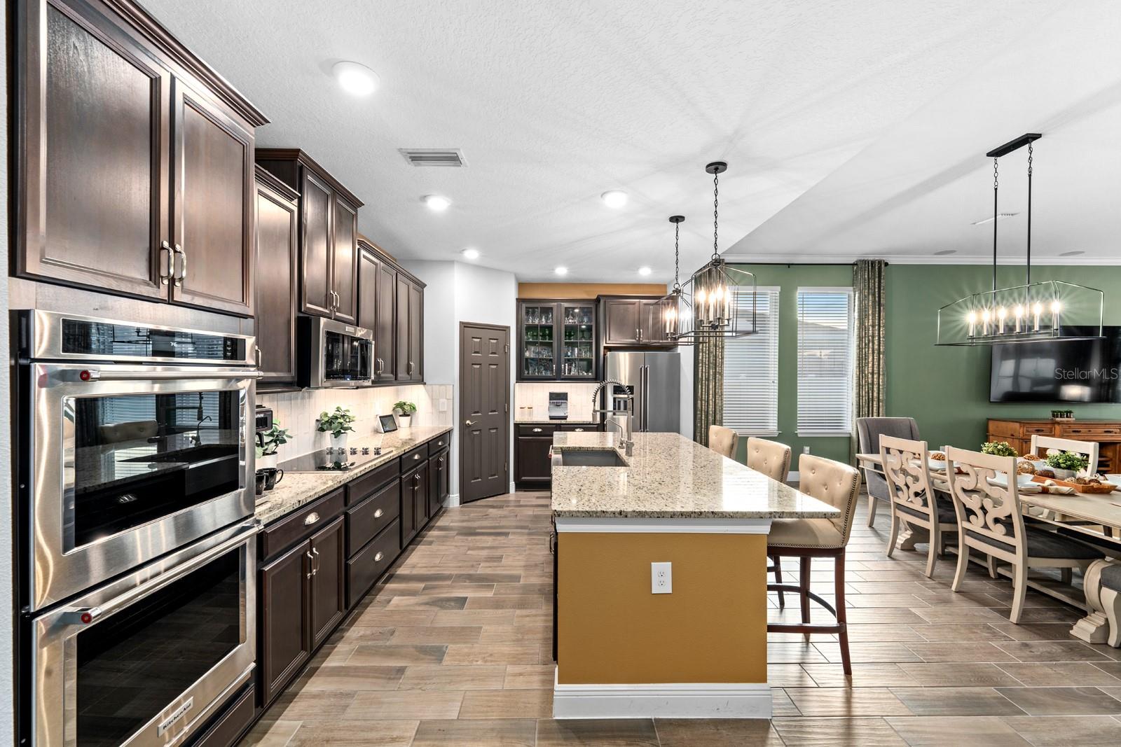 kitchen /stainless steel energy efficient appliances