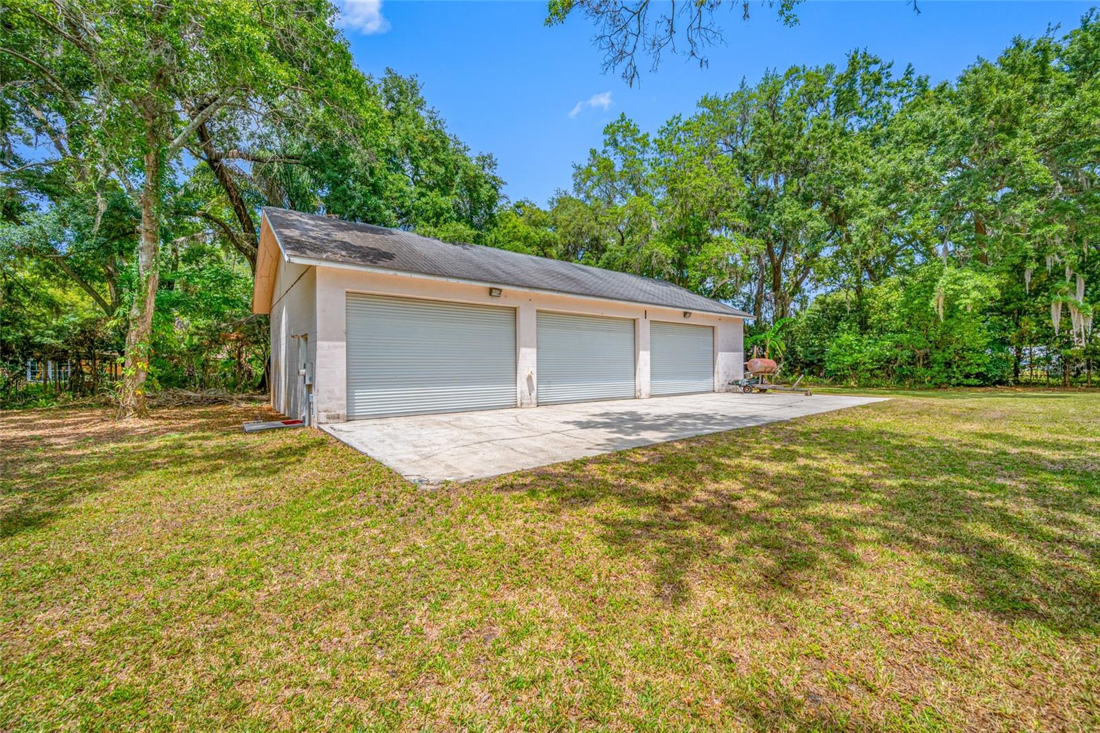 Detached Garage/Workshop