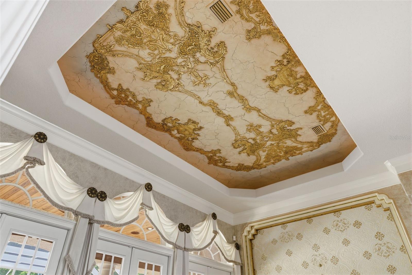 Ceiling - Living Room