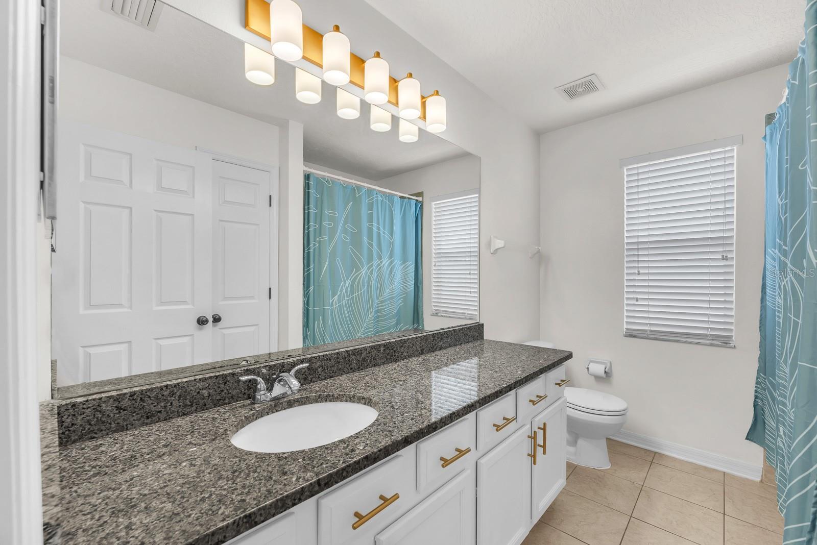 2nd floor hall bath
