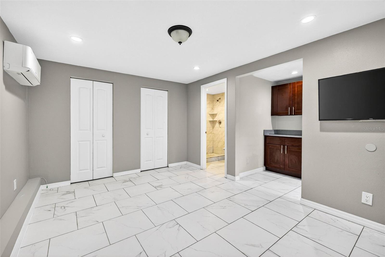 1/1 Apartment/Mother in law entrance
