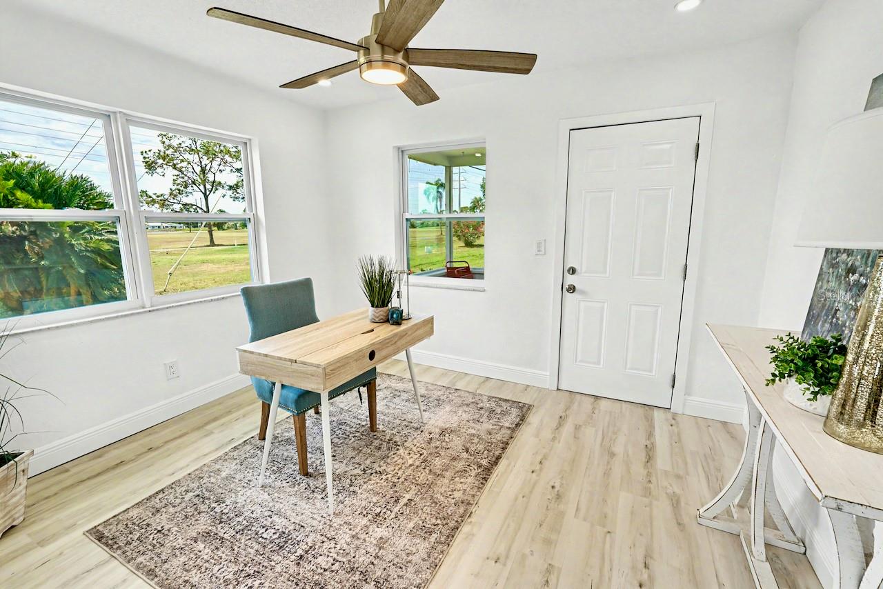 20-Bonus room with door to enclosed patio