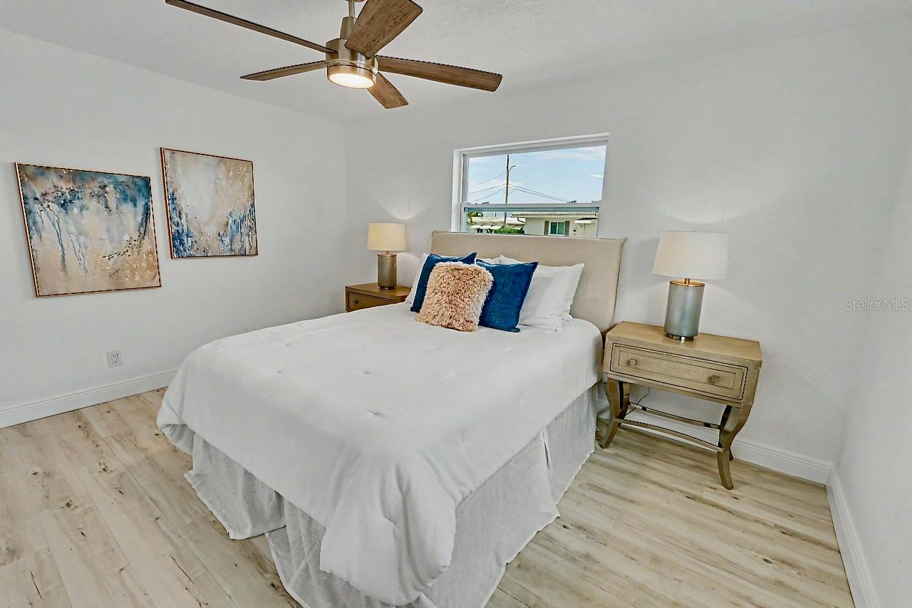 29-Guest bedroom