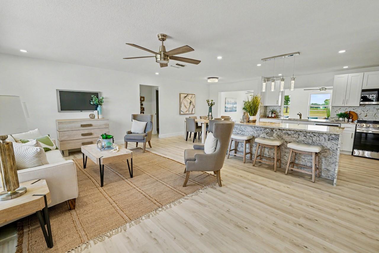 4-Living room open concept to dining room, kitchen