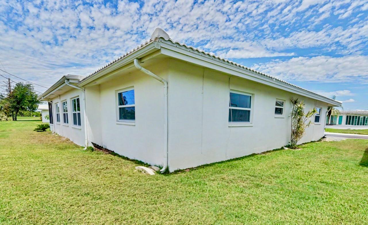 36-Exterior-bedroom side of house