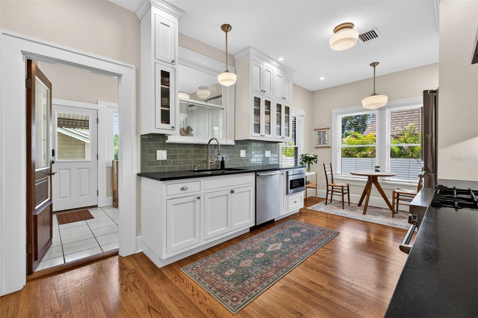 Updated Eat-In Kitchen