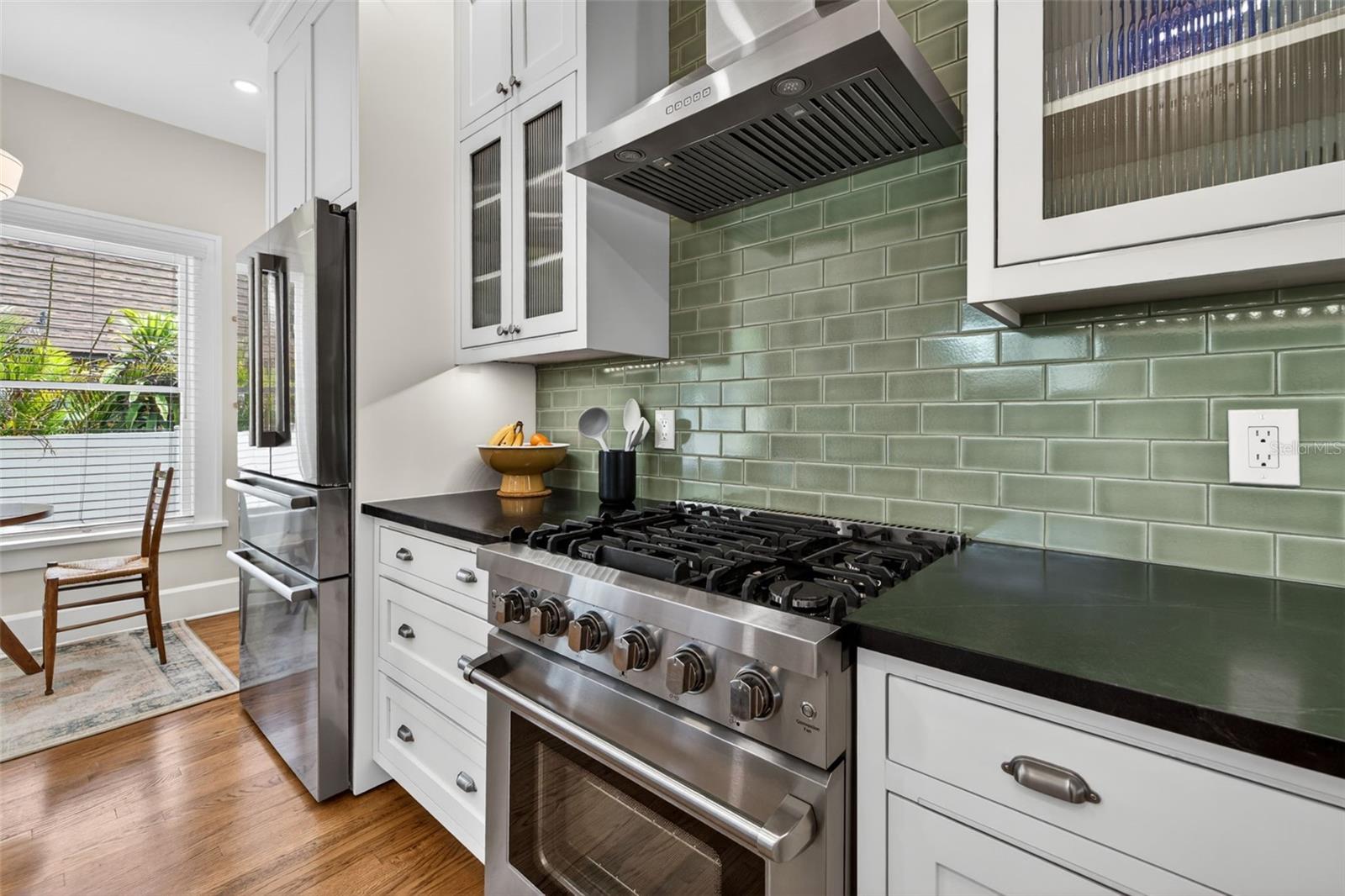 Stainless Steel Gas Range with Hood