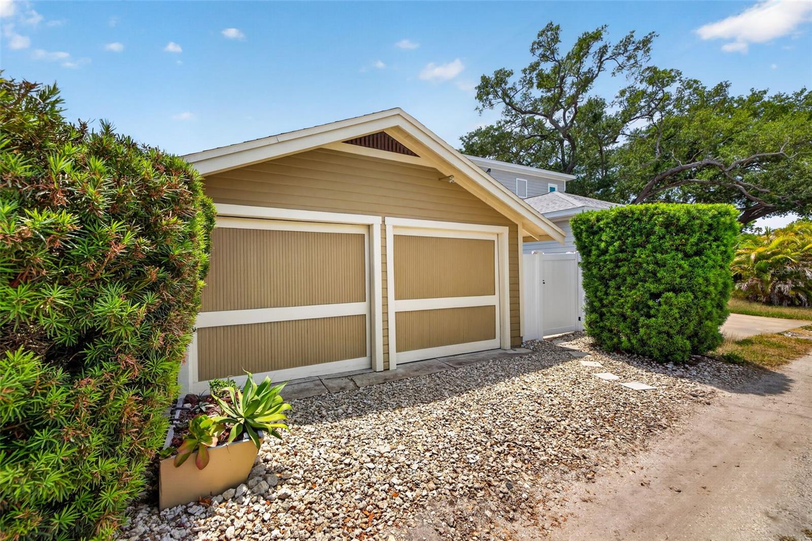 Detached 2-Car Garage