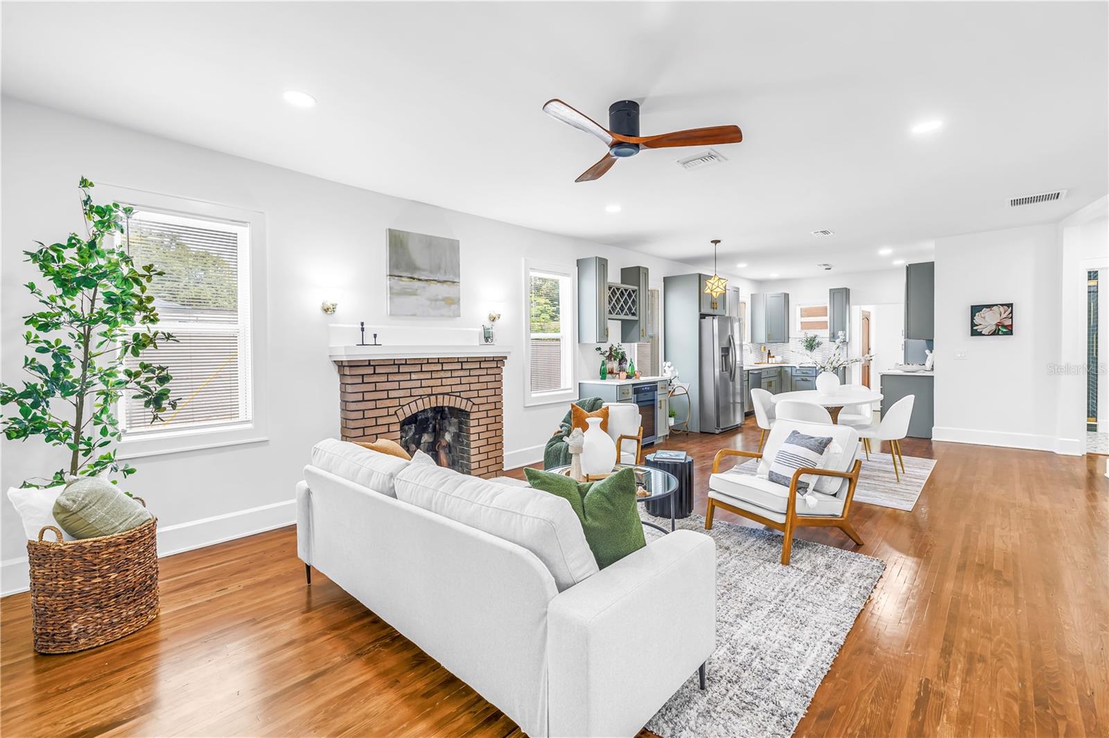 TB8505771