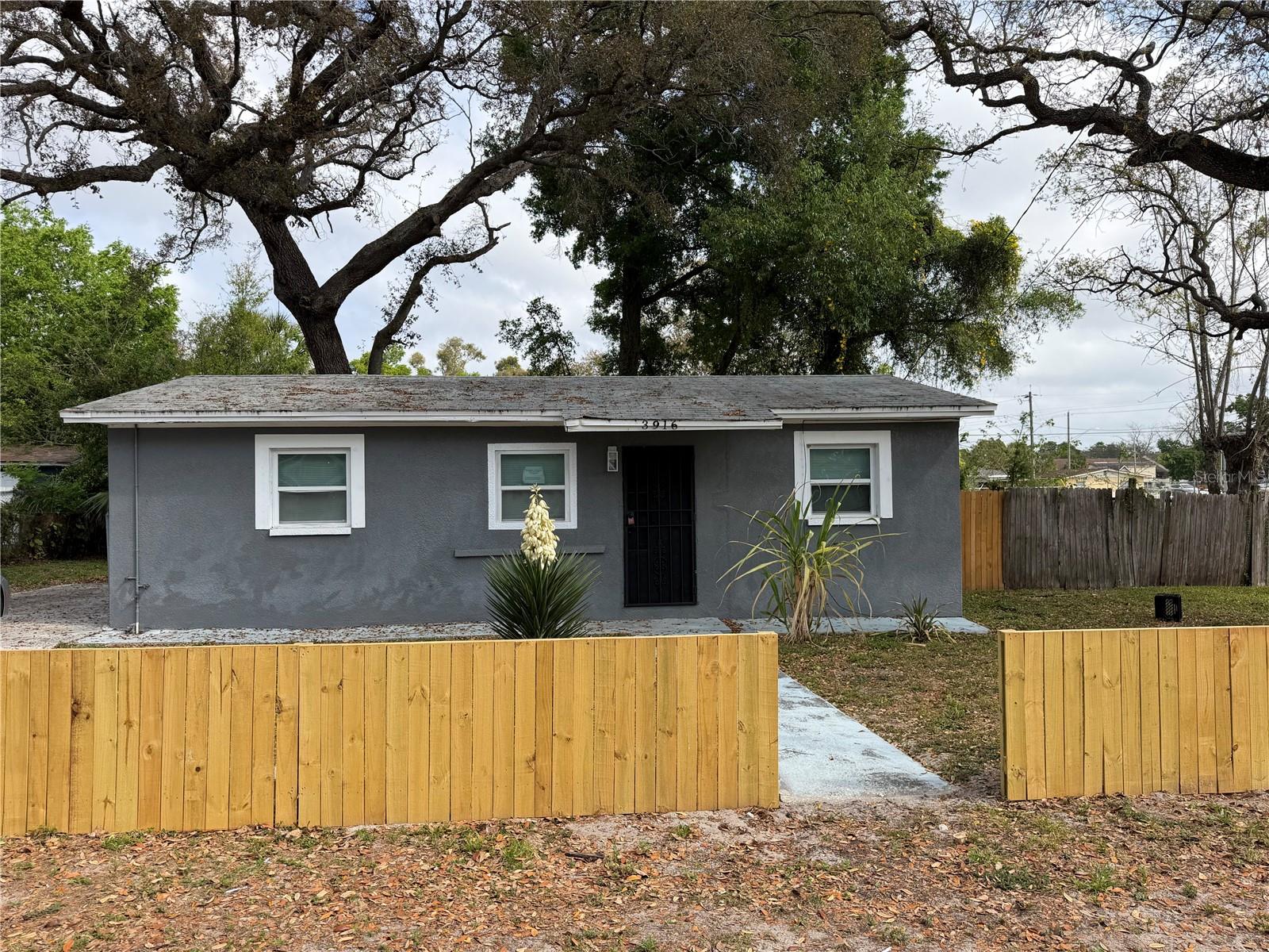 Welcome Home to 3916 E Genesee St