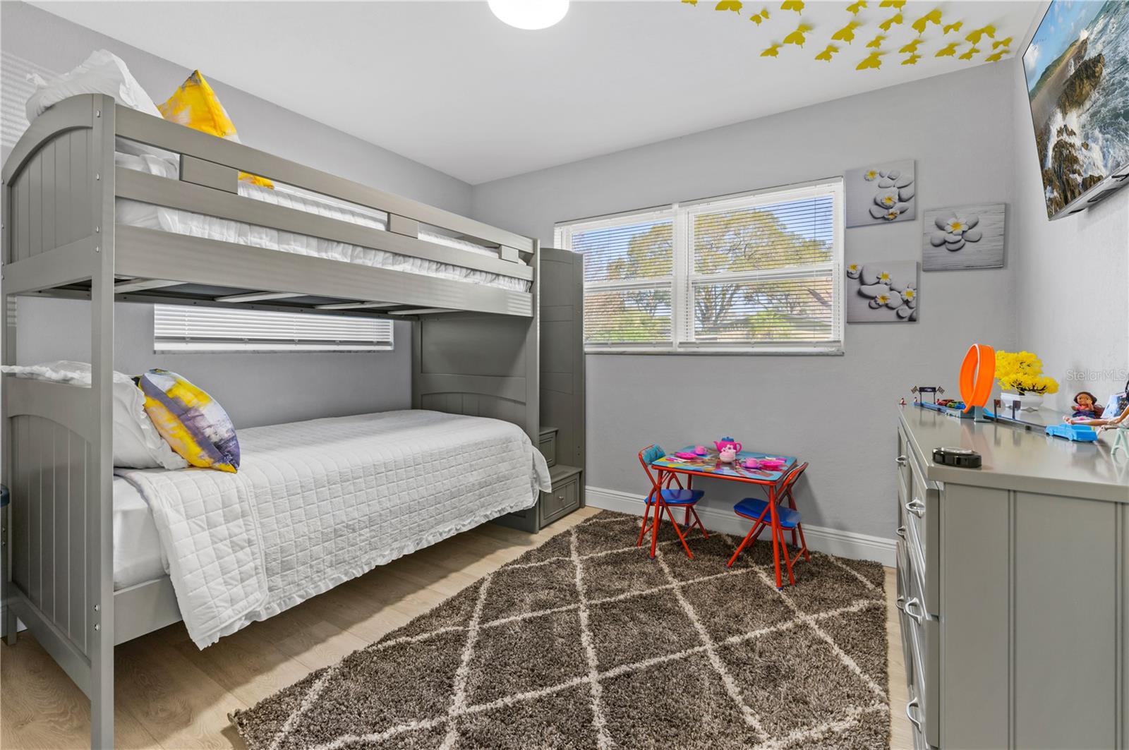 2nd bedroom
