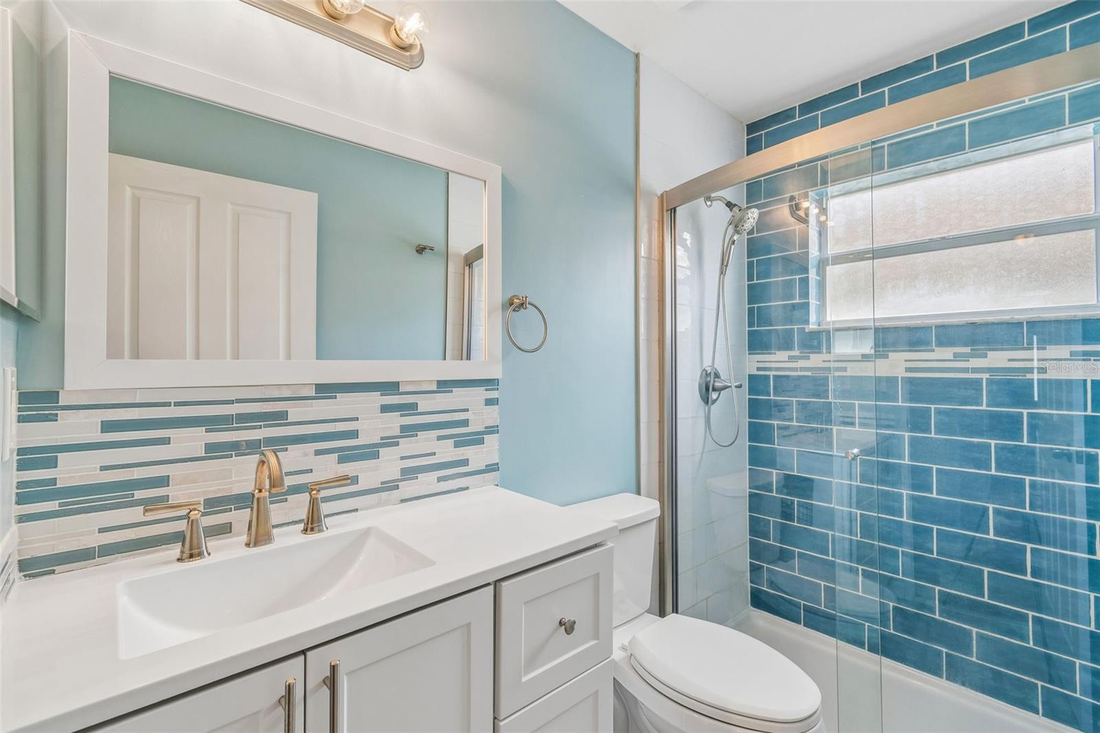 Guest bathroom 3