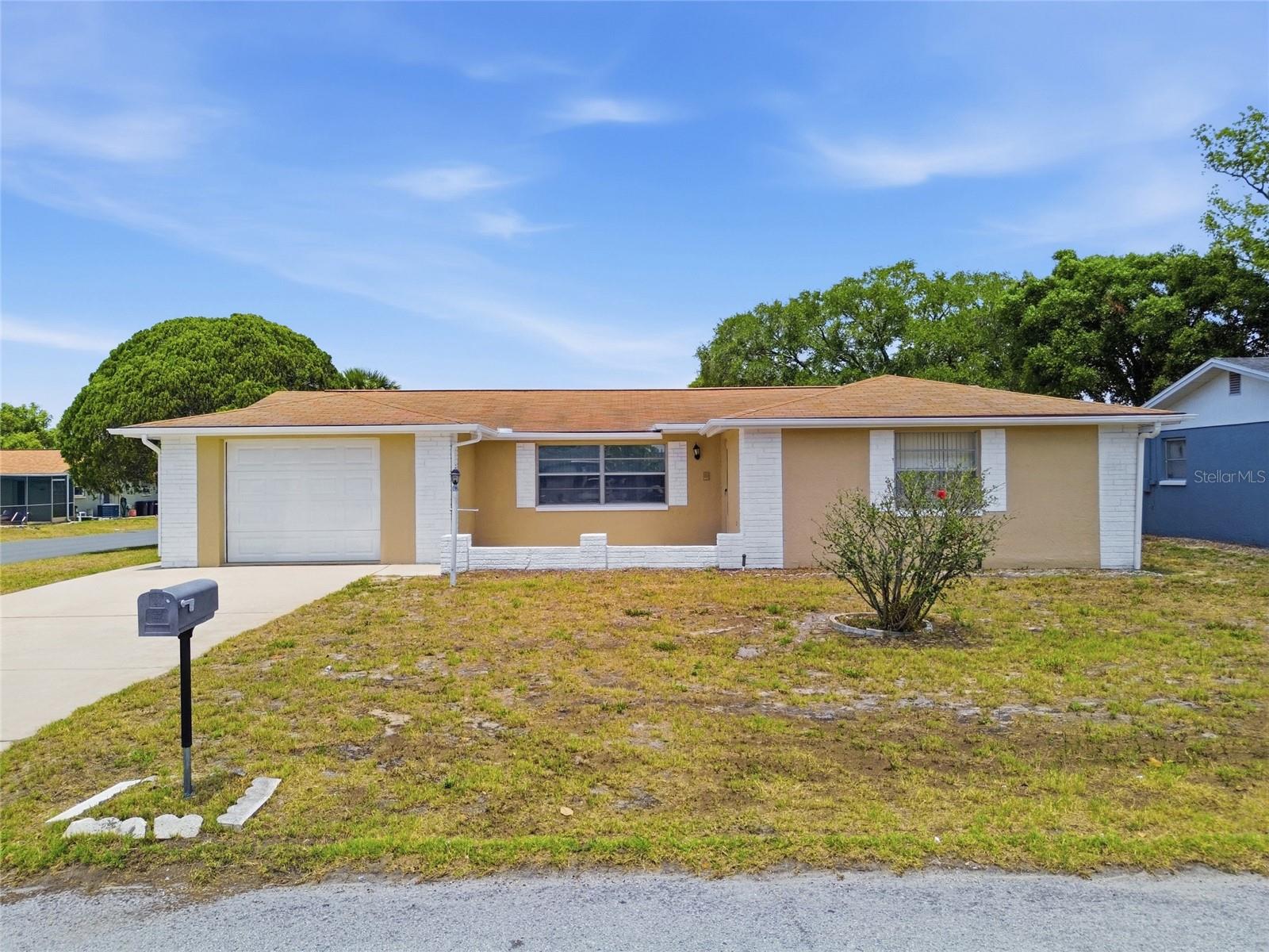 Welcome to 7825 Hawthorn Drive!