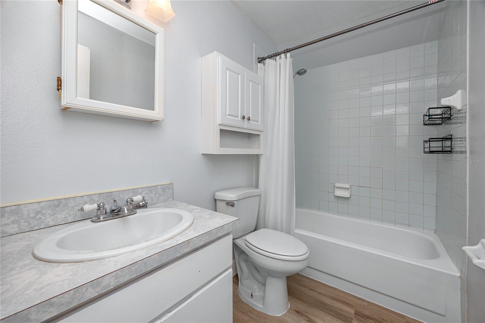 Upstairs 2nd Bath
