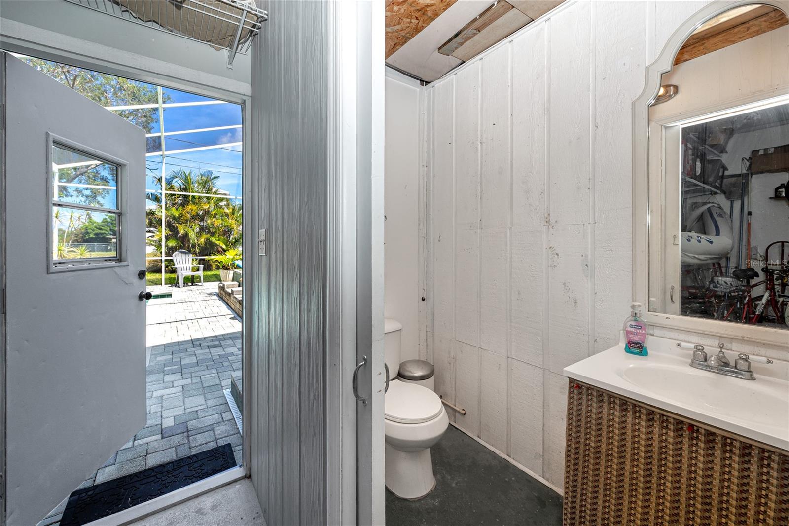 Pool half bath