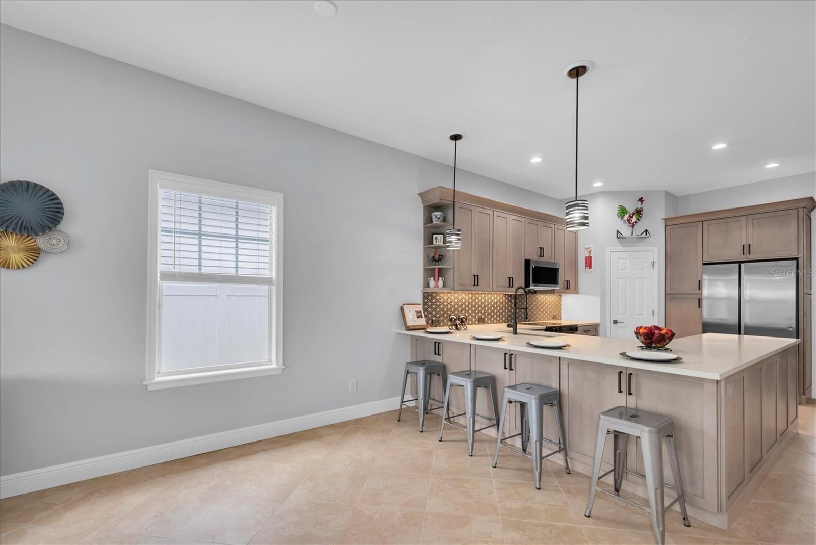 Eat-in Kitchen