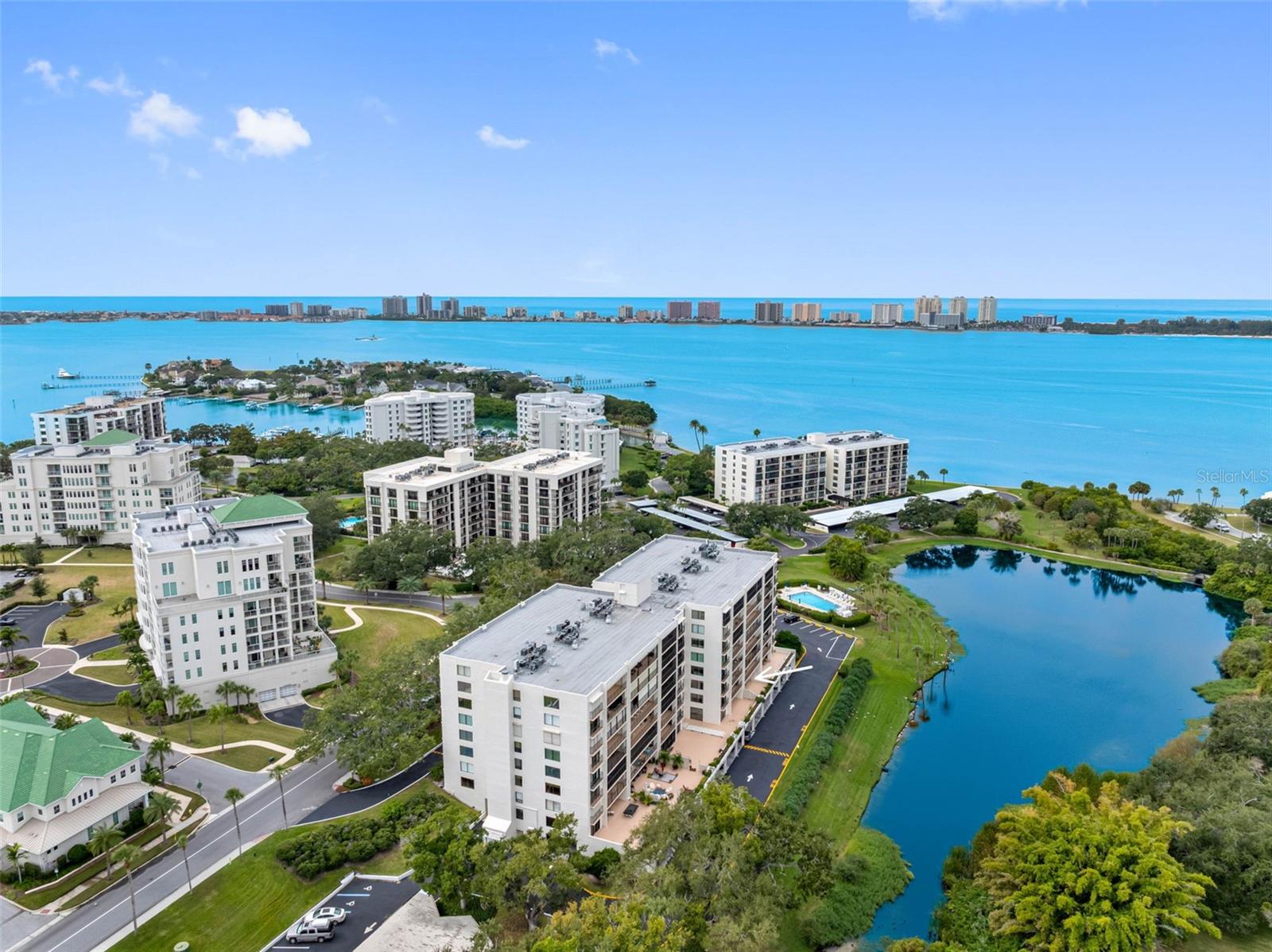 Bayshore 2 sits directly on Harolds Lake