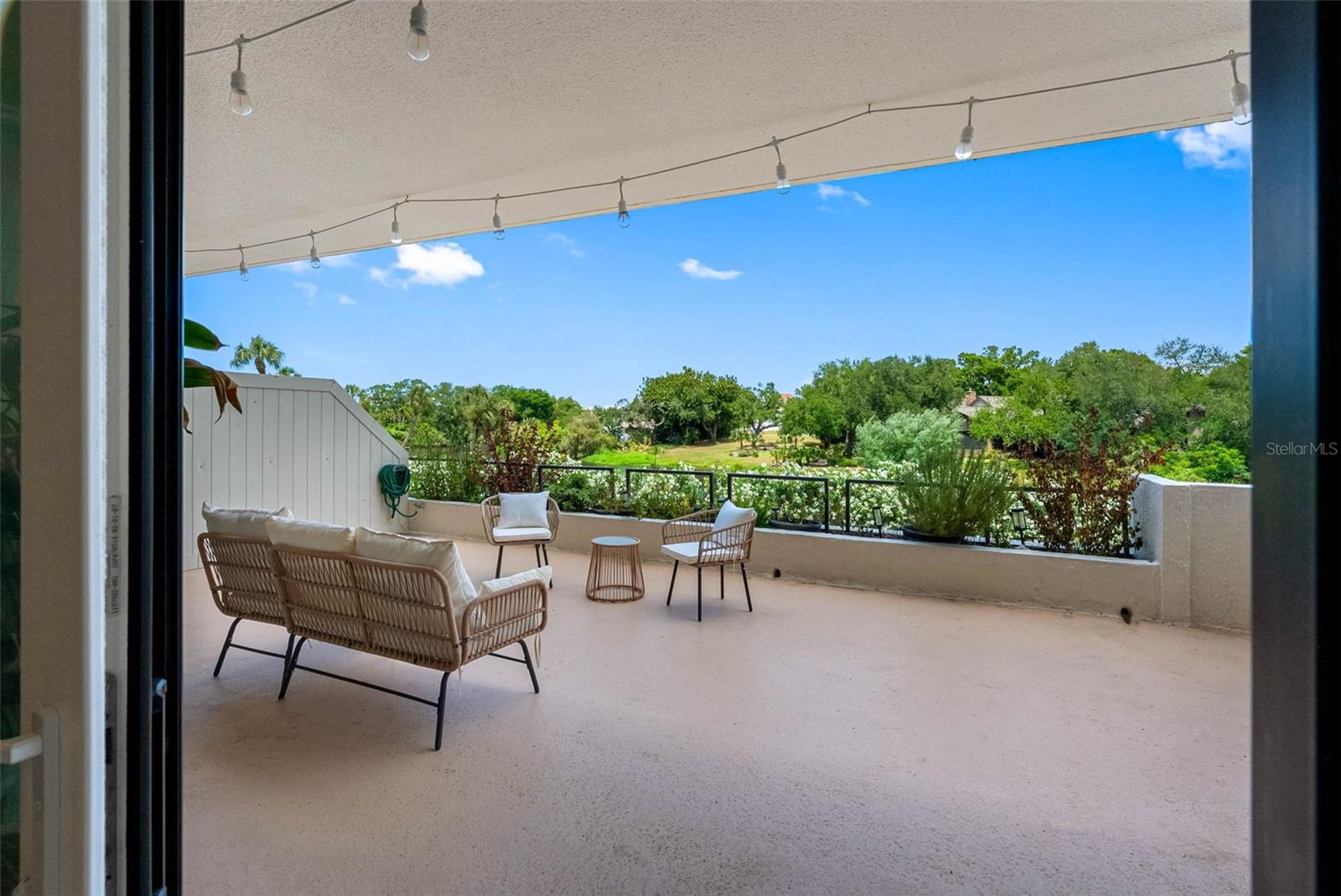 Huge 450 SF Private Terrace