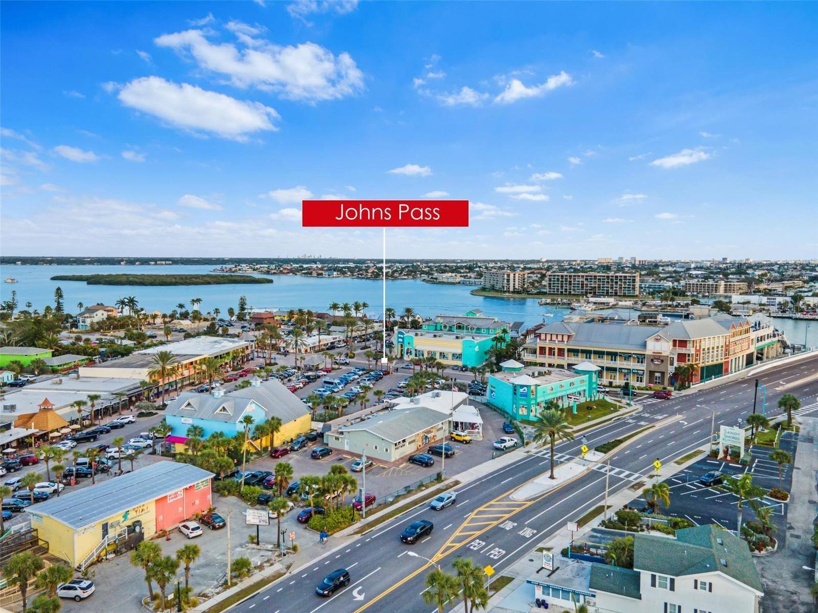 7 MINS TO JOHNS PASS AND MADEIRA BEACH