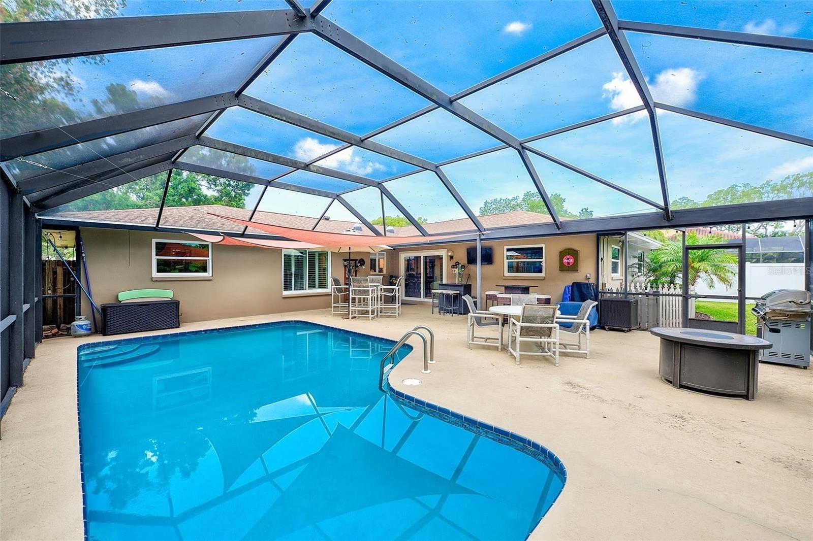 Screened-in Pool