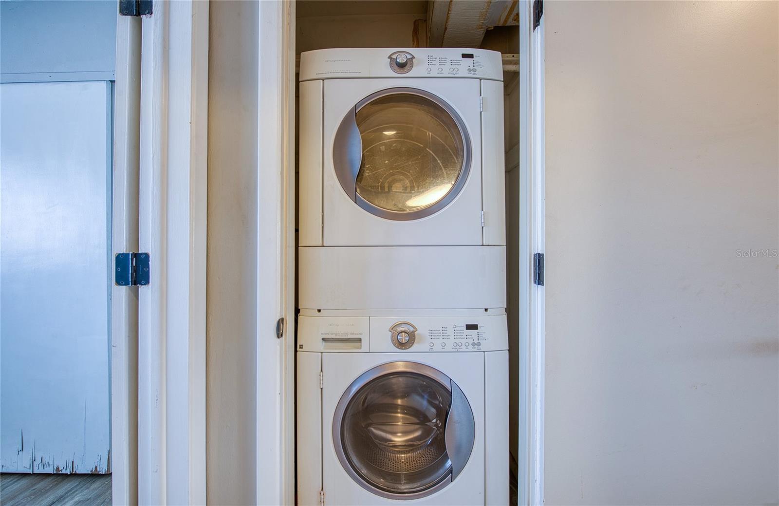 Washer/Dryer in unit