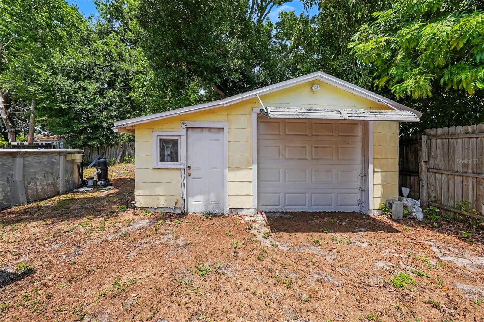 Detached Garage
