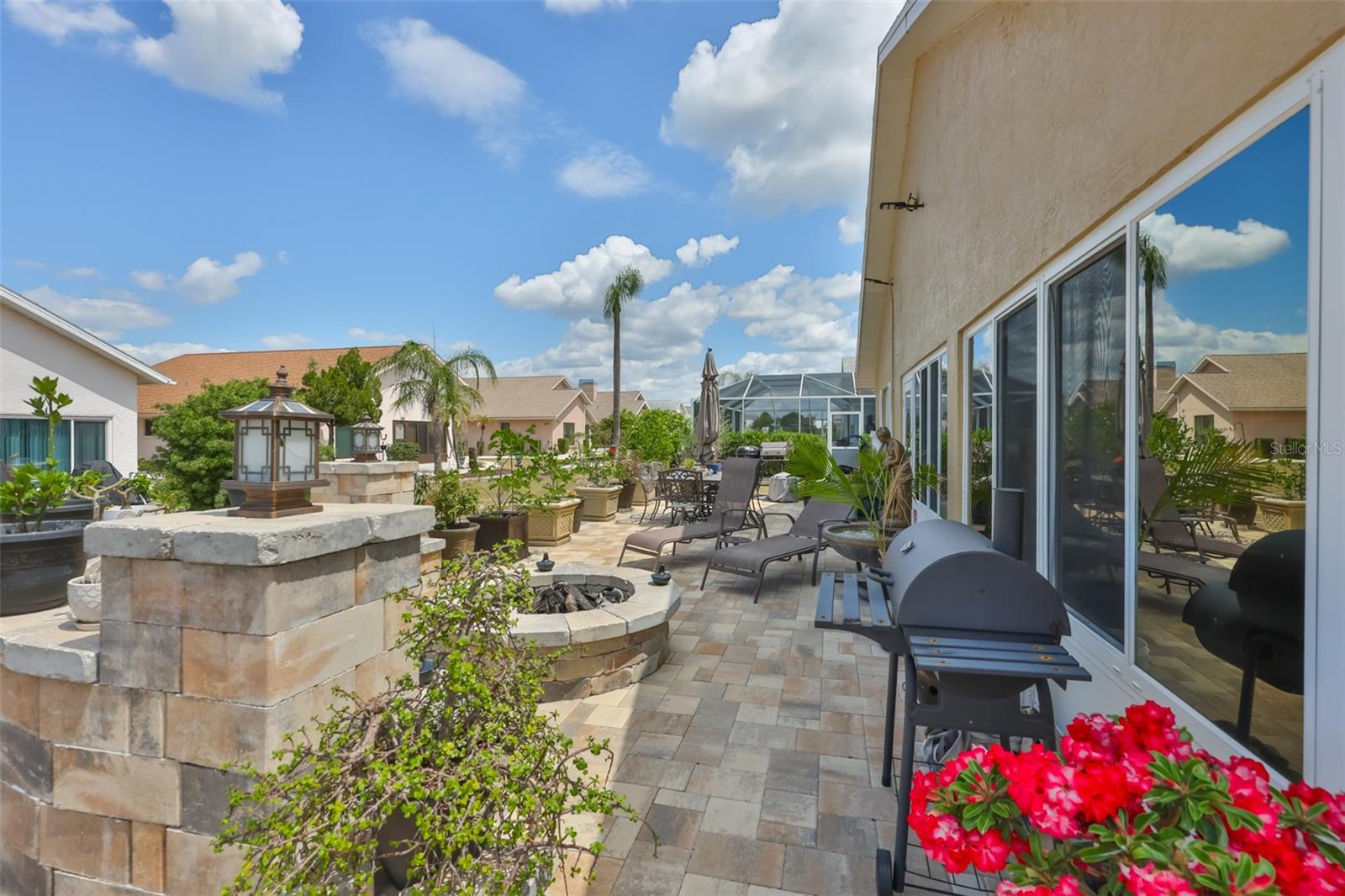 Spacious Pavered Patio w/ Built-in Seating & Fire Pit