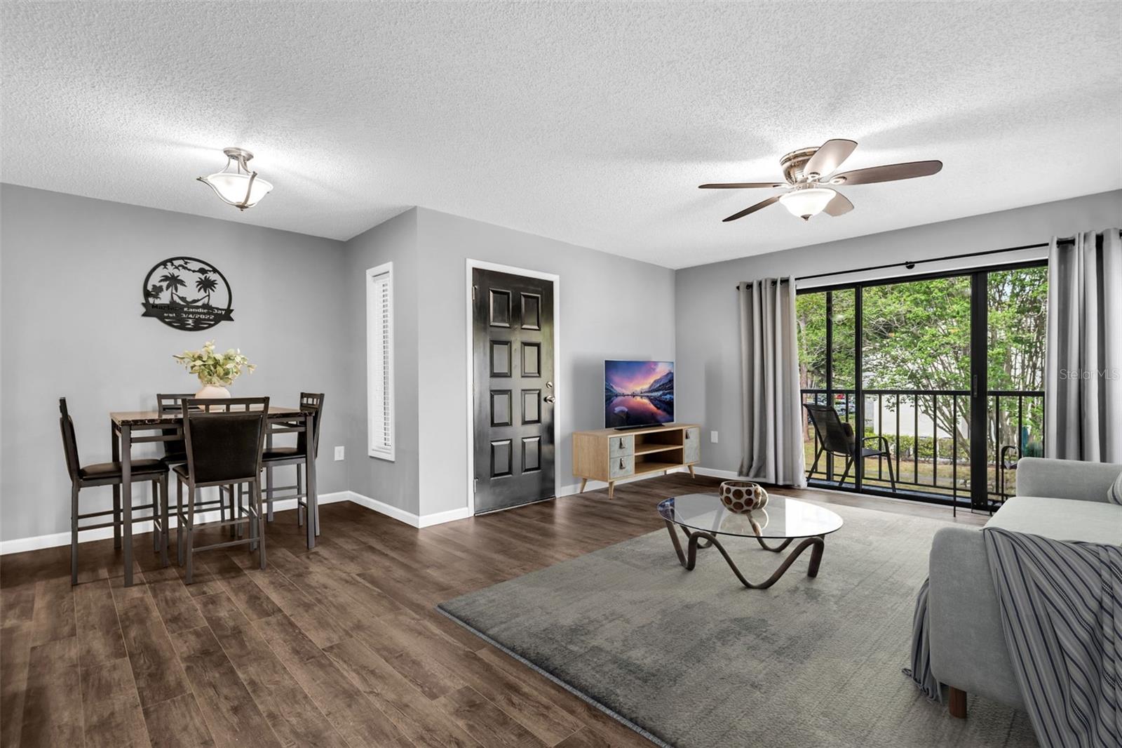 Living/dining room combo~