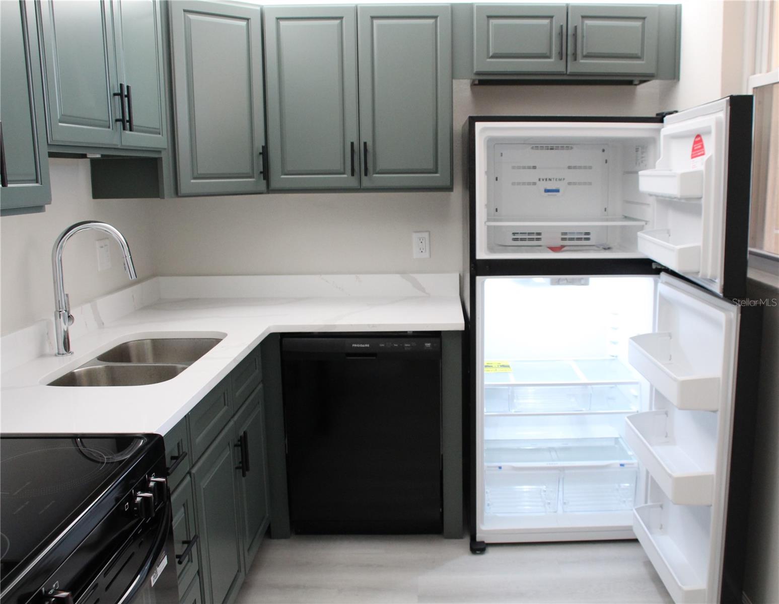 New refrigerator, range and dishwasher