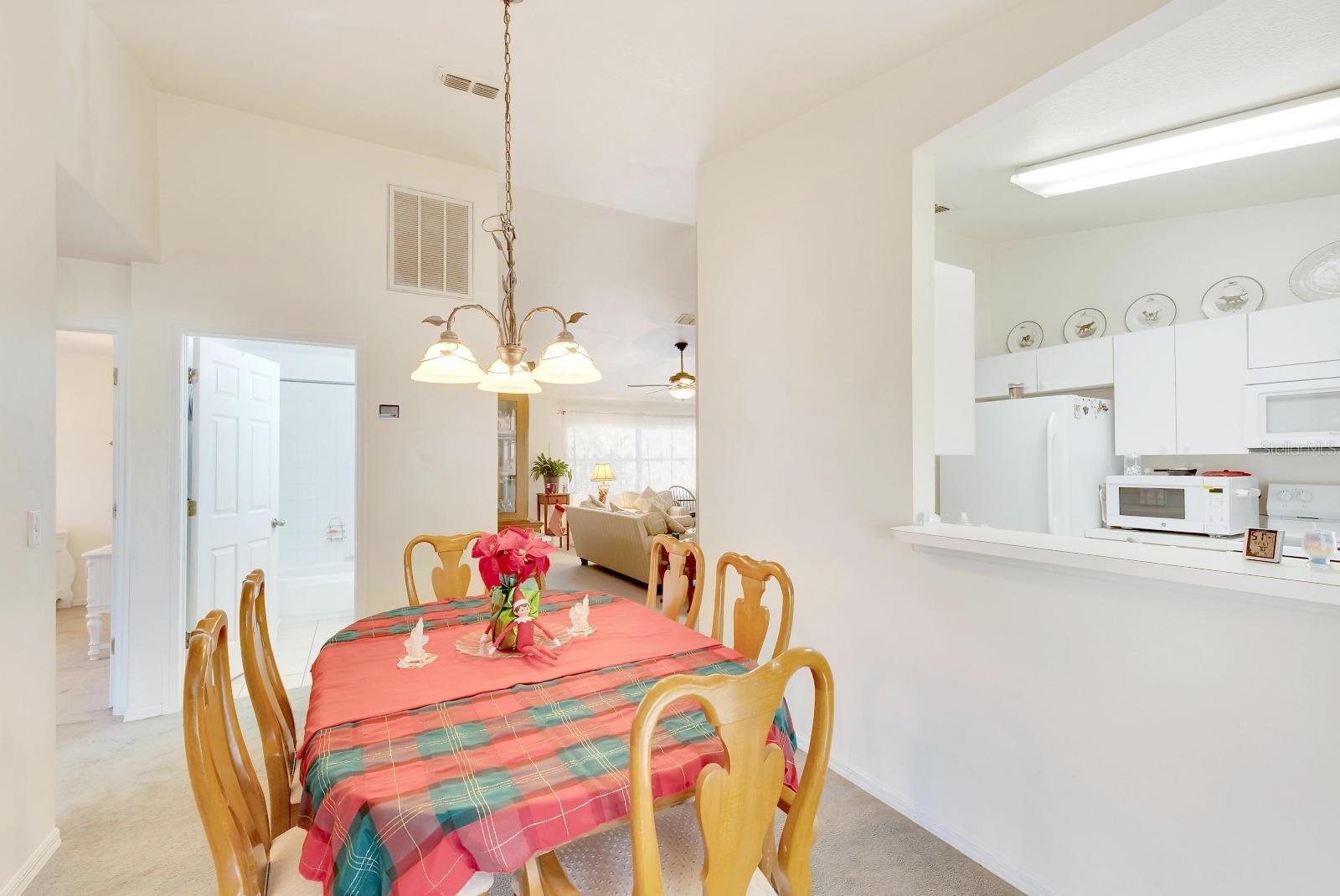 SEPARATE DINING ROOM