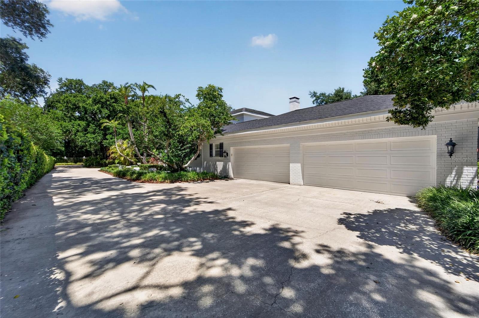 3 Car Garage