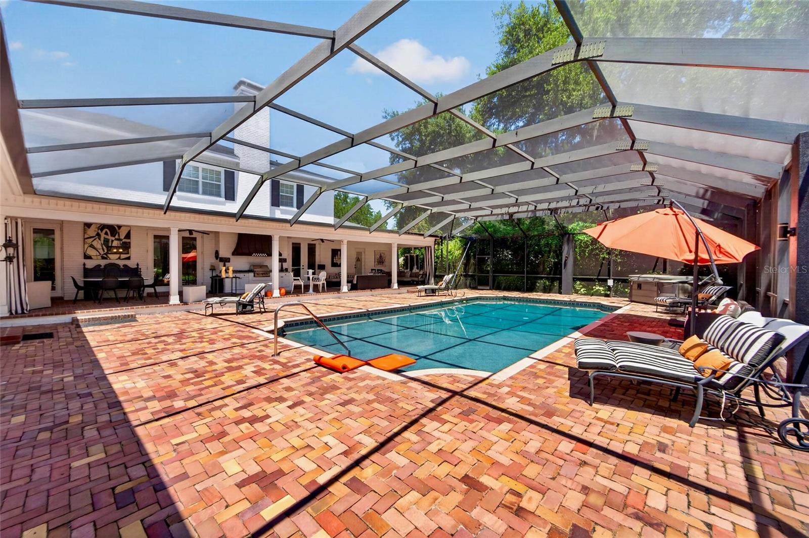 Screened-in Swimming Pool