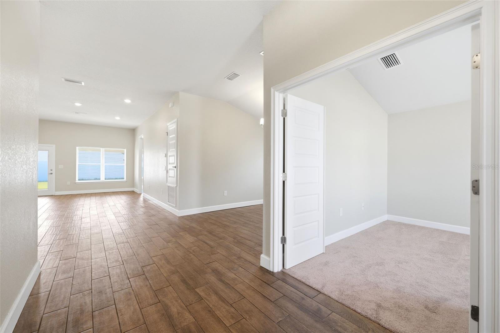 Foyer/Living