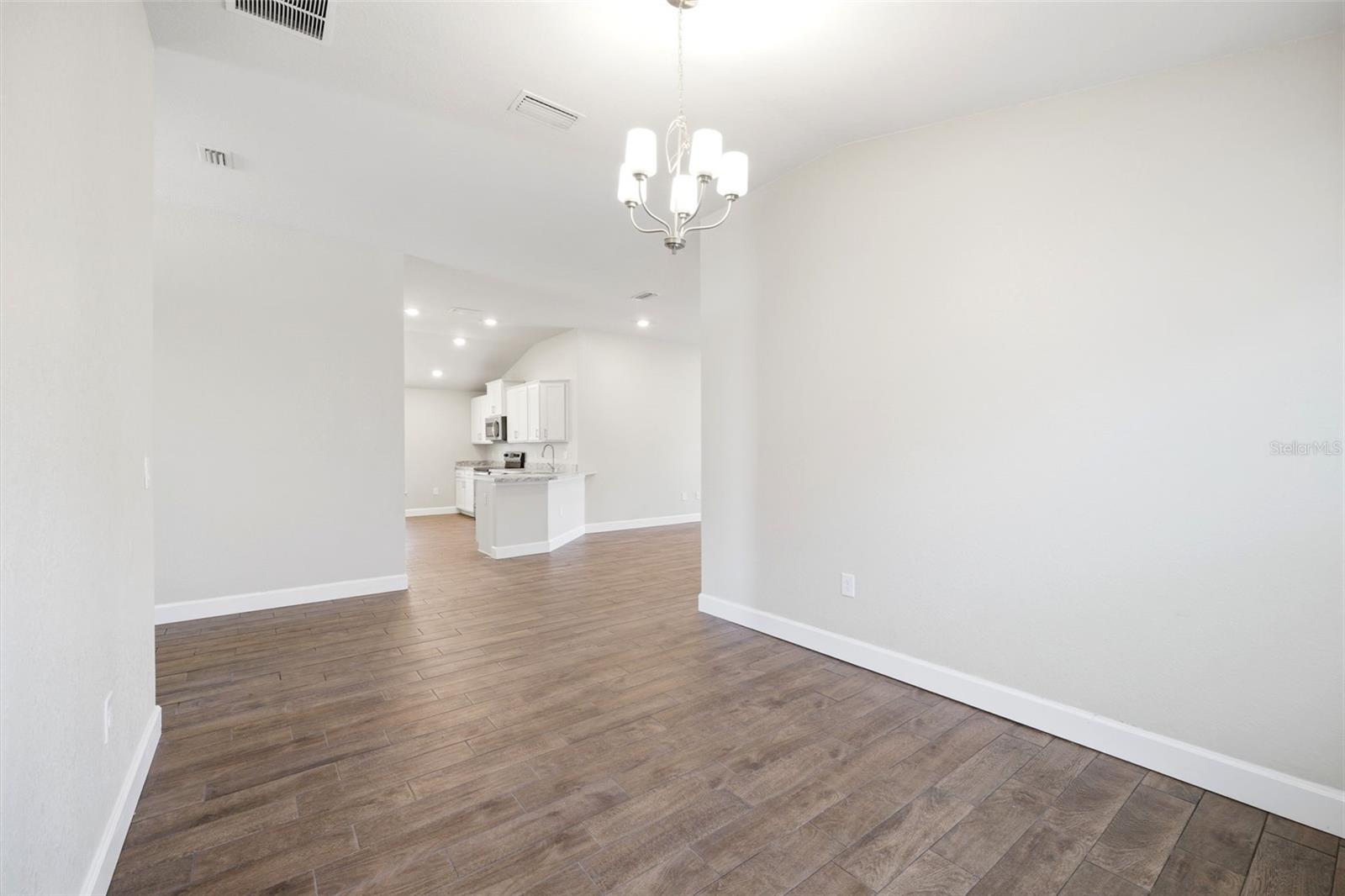 Dining/Kitchen