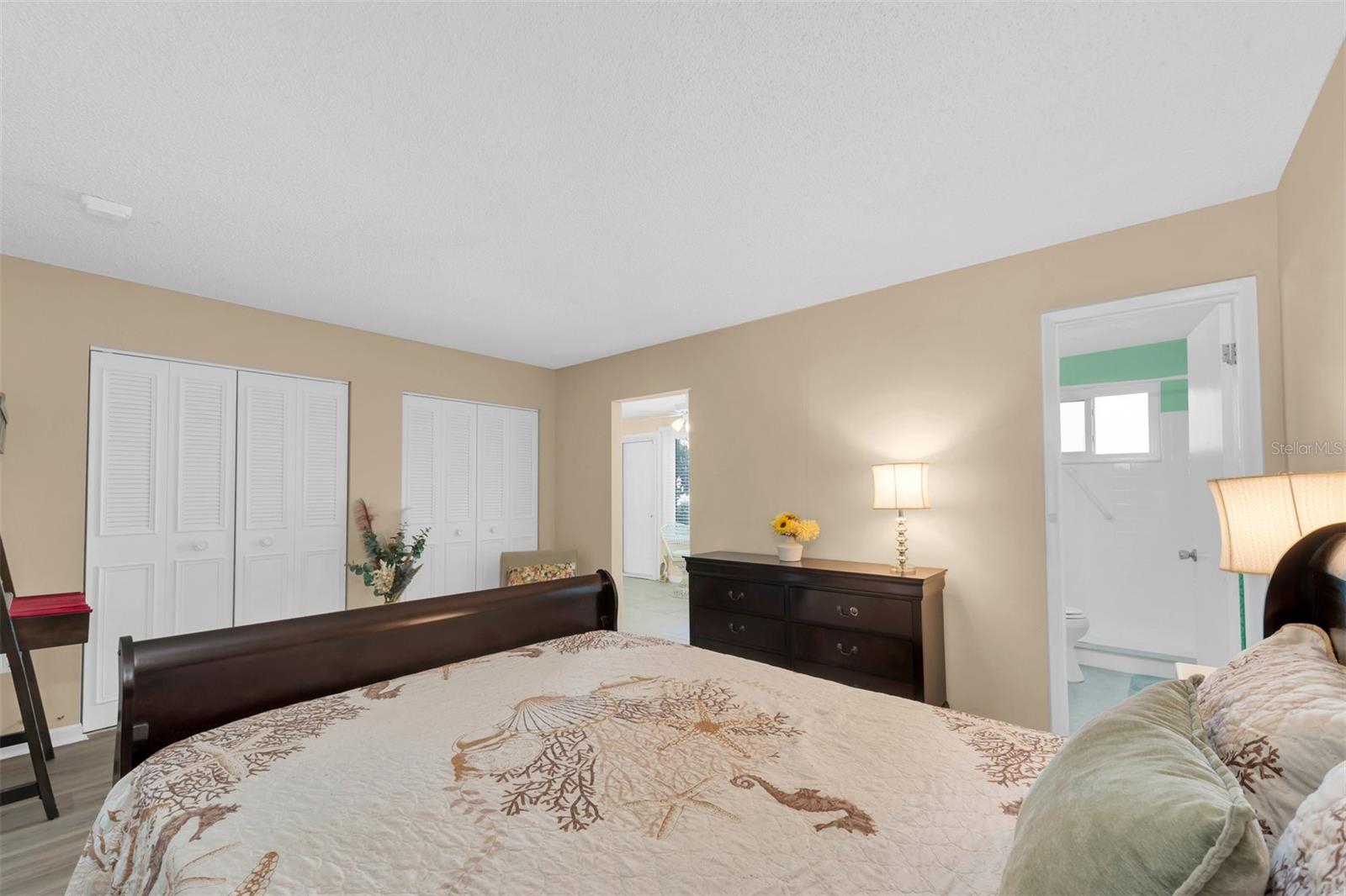 PRIMARY BEDROOM WITH ENSUITE BATH