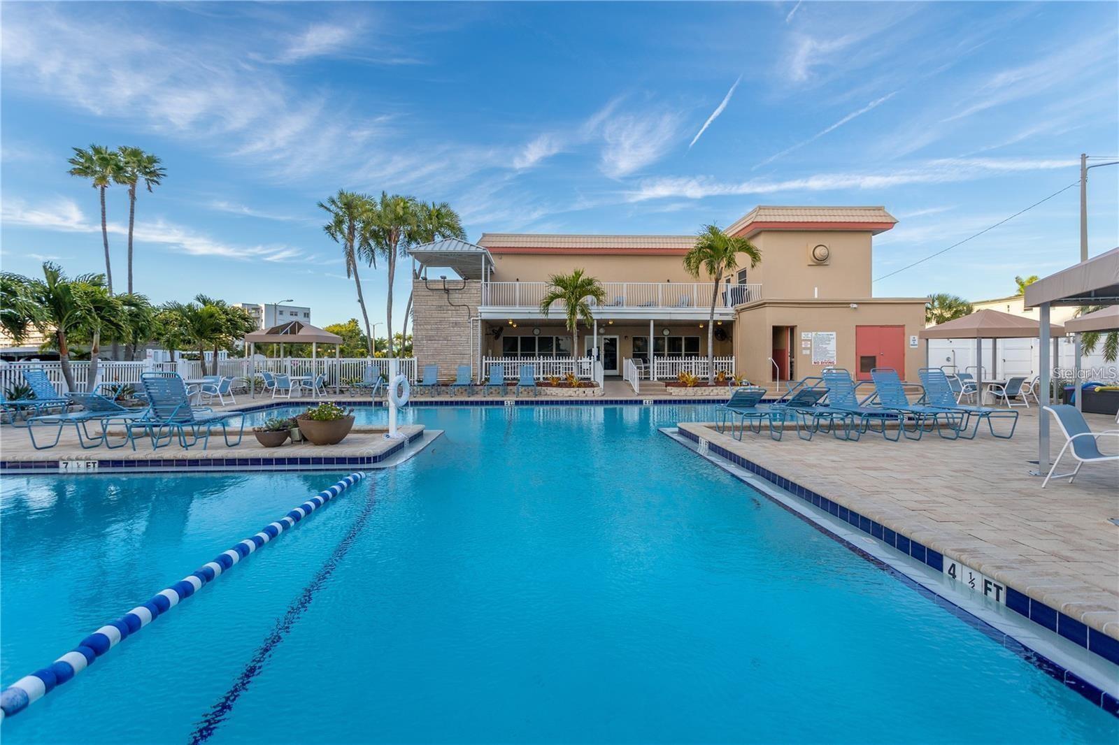 CLUBHOUSE HEATED POOL