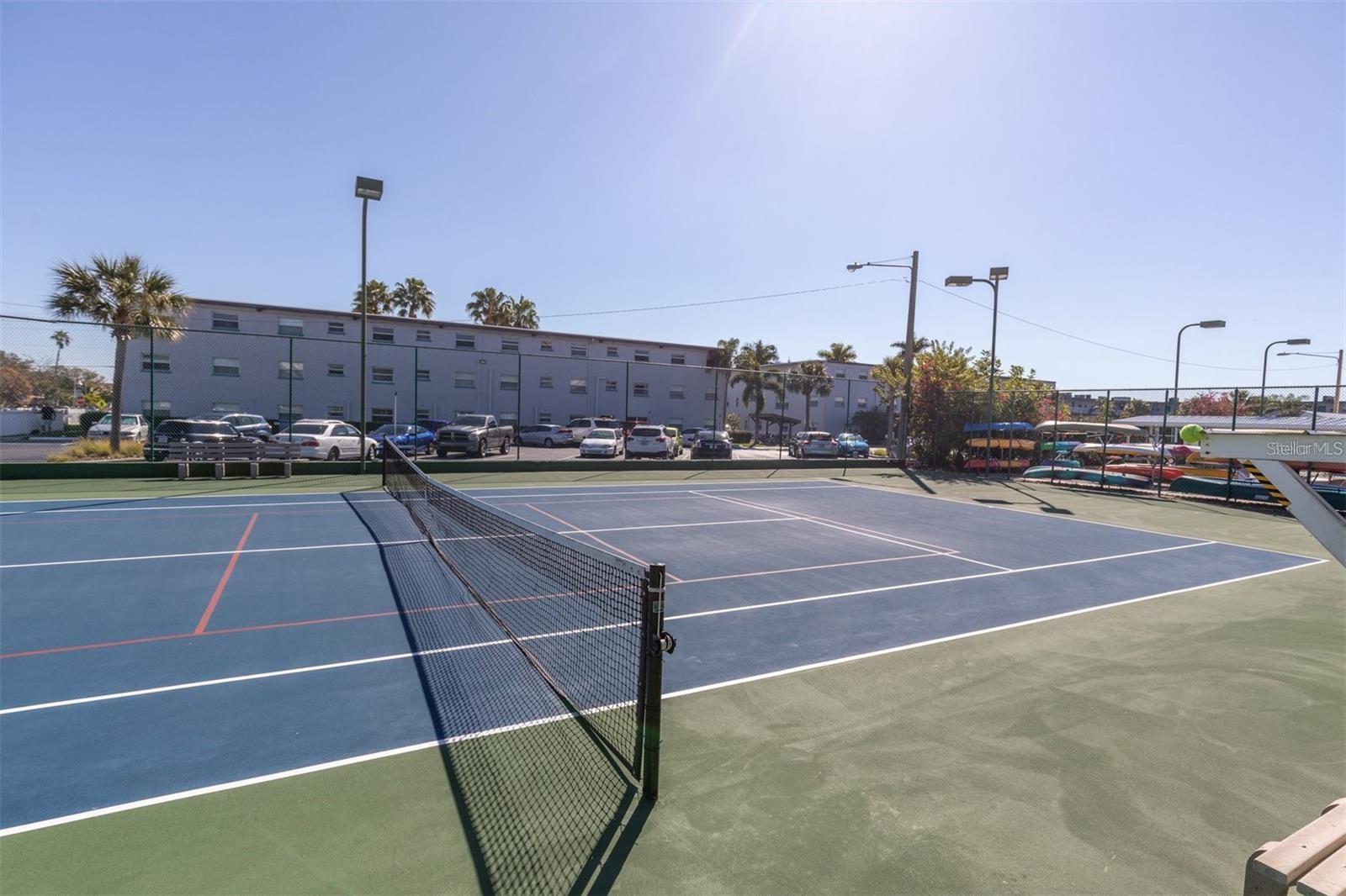 TENNIS/PICKLEBALL COURT