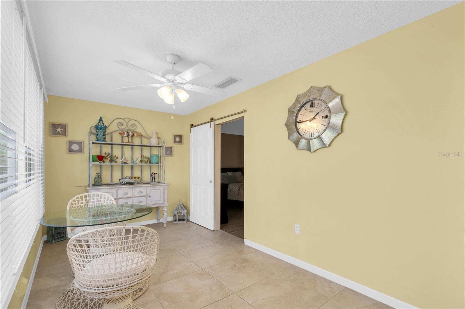 FLORIDA ROOM WITH CEILING FAN!
