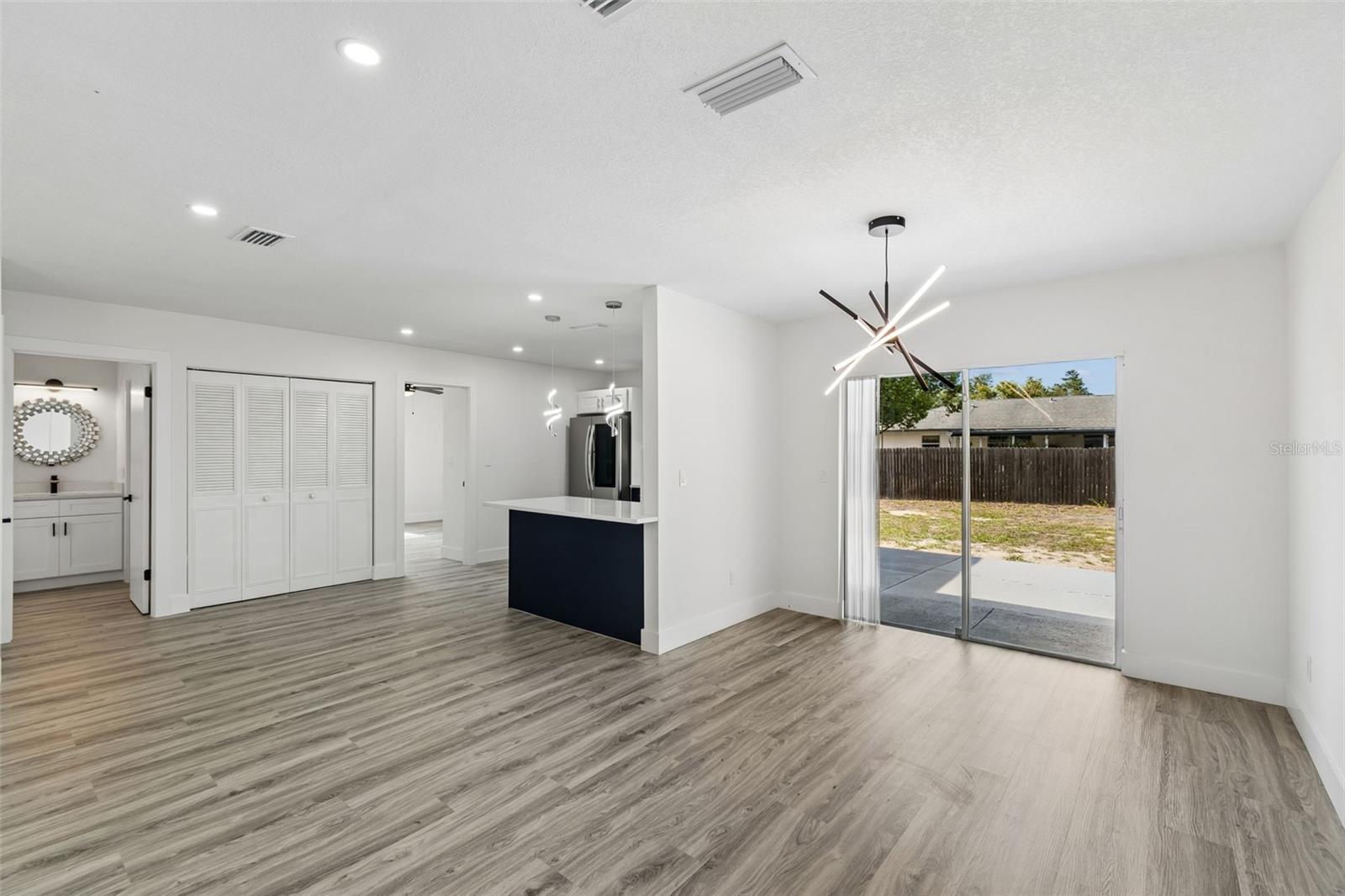 TB8506126