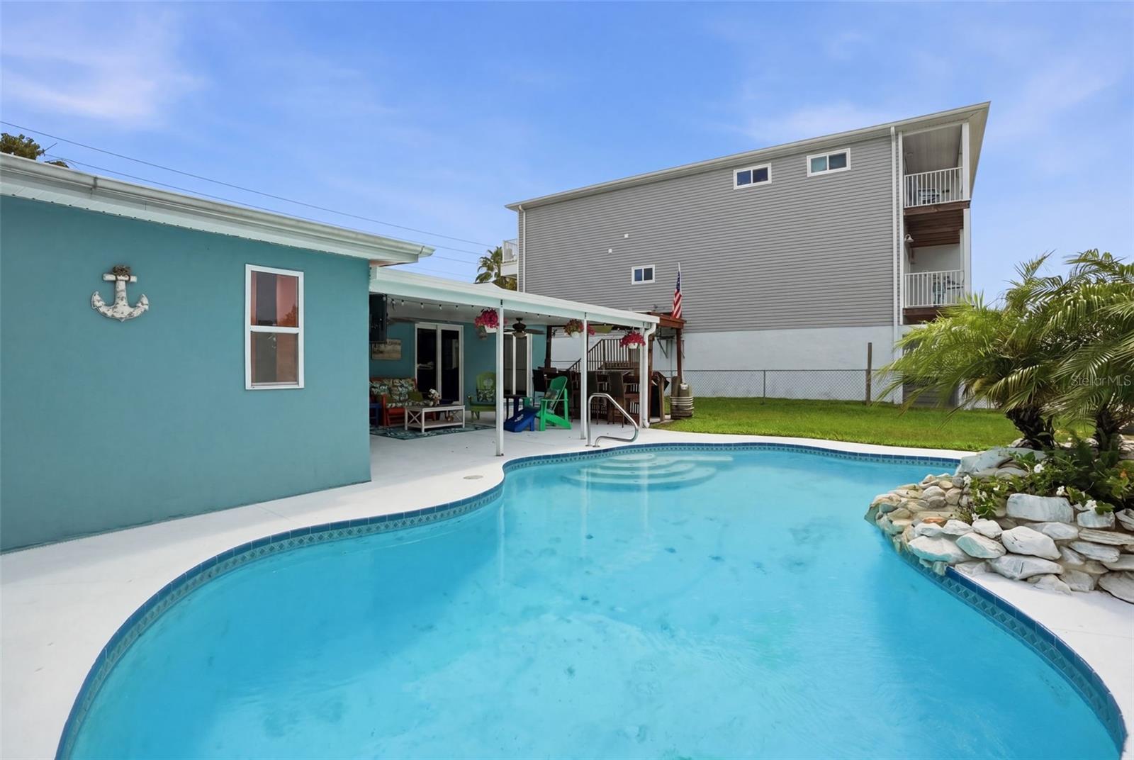 TB8506128