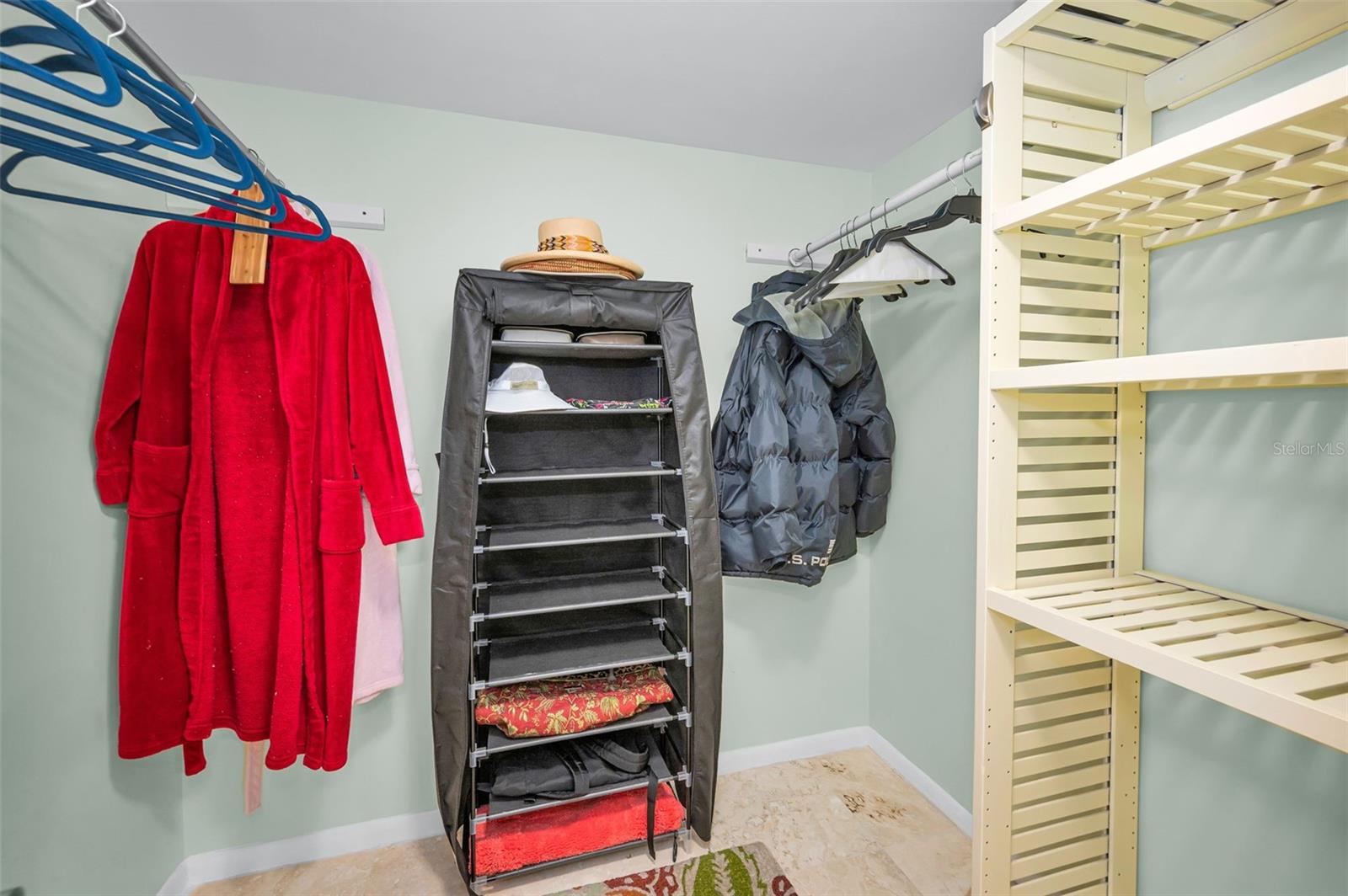 Walk-in Closet