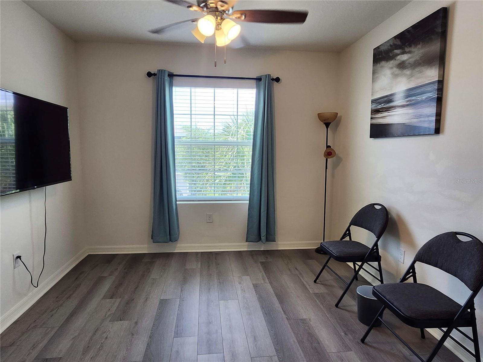 2nd bedroom