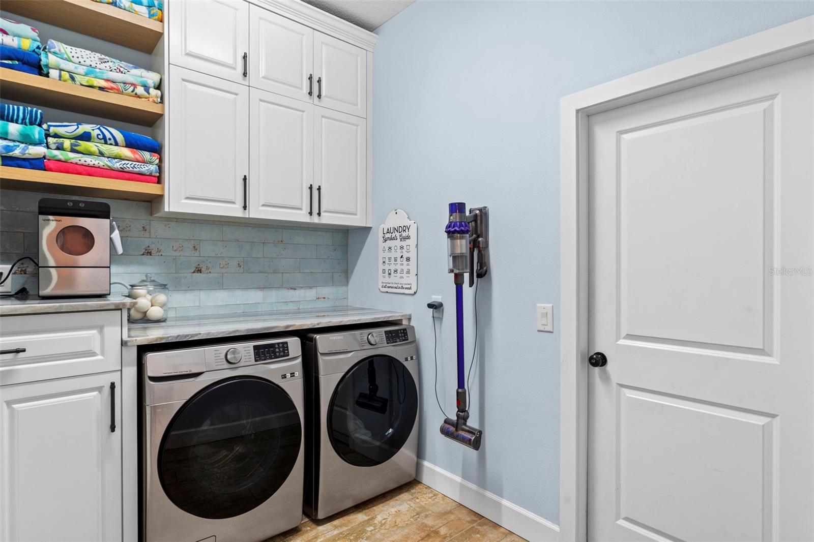 Custom Cabinet Oversized Laundry Room