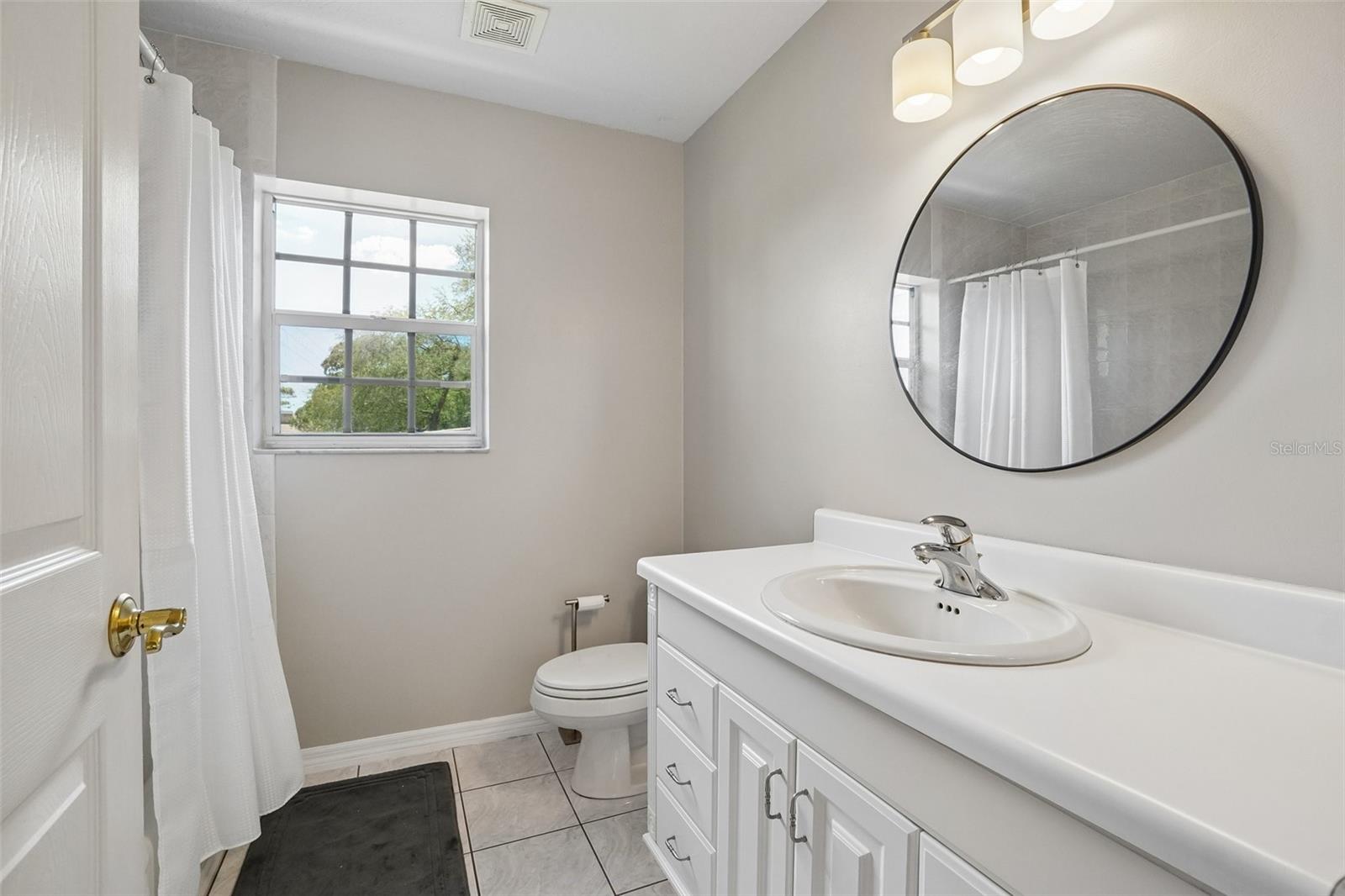 Upstairs - Guest Bathroom