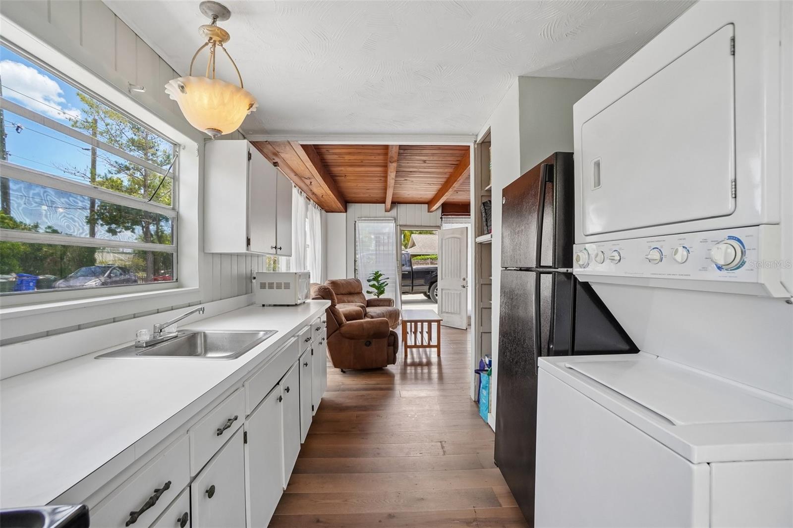 Guest House Kitchen and Laundry