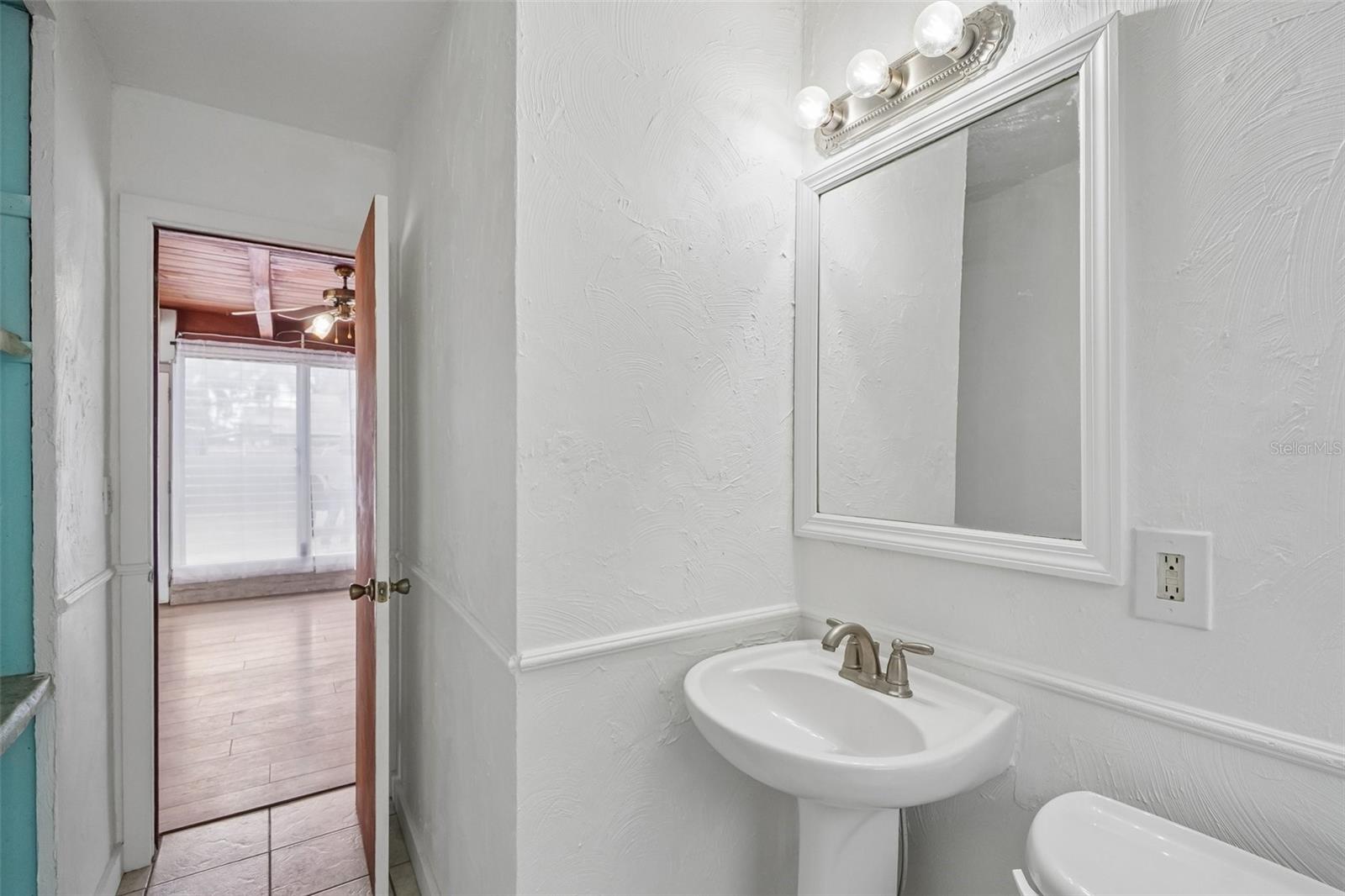 Guest House - Full Bathroom